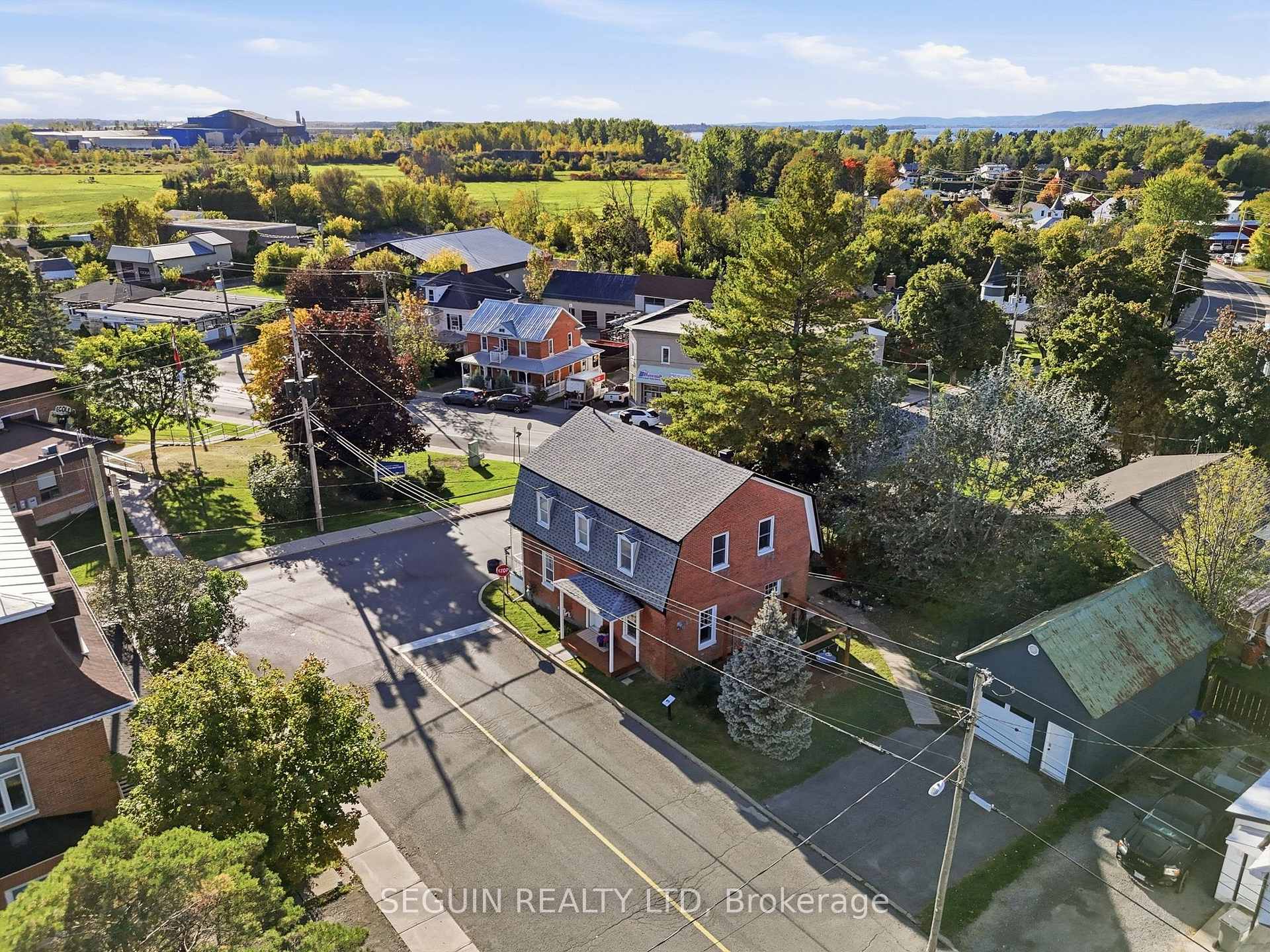 Photo 34 of 31 John Street, Champlain, L'Orignal — HOMEH