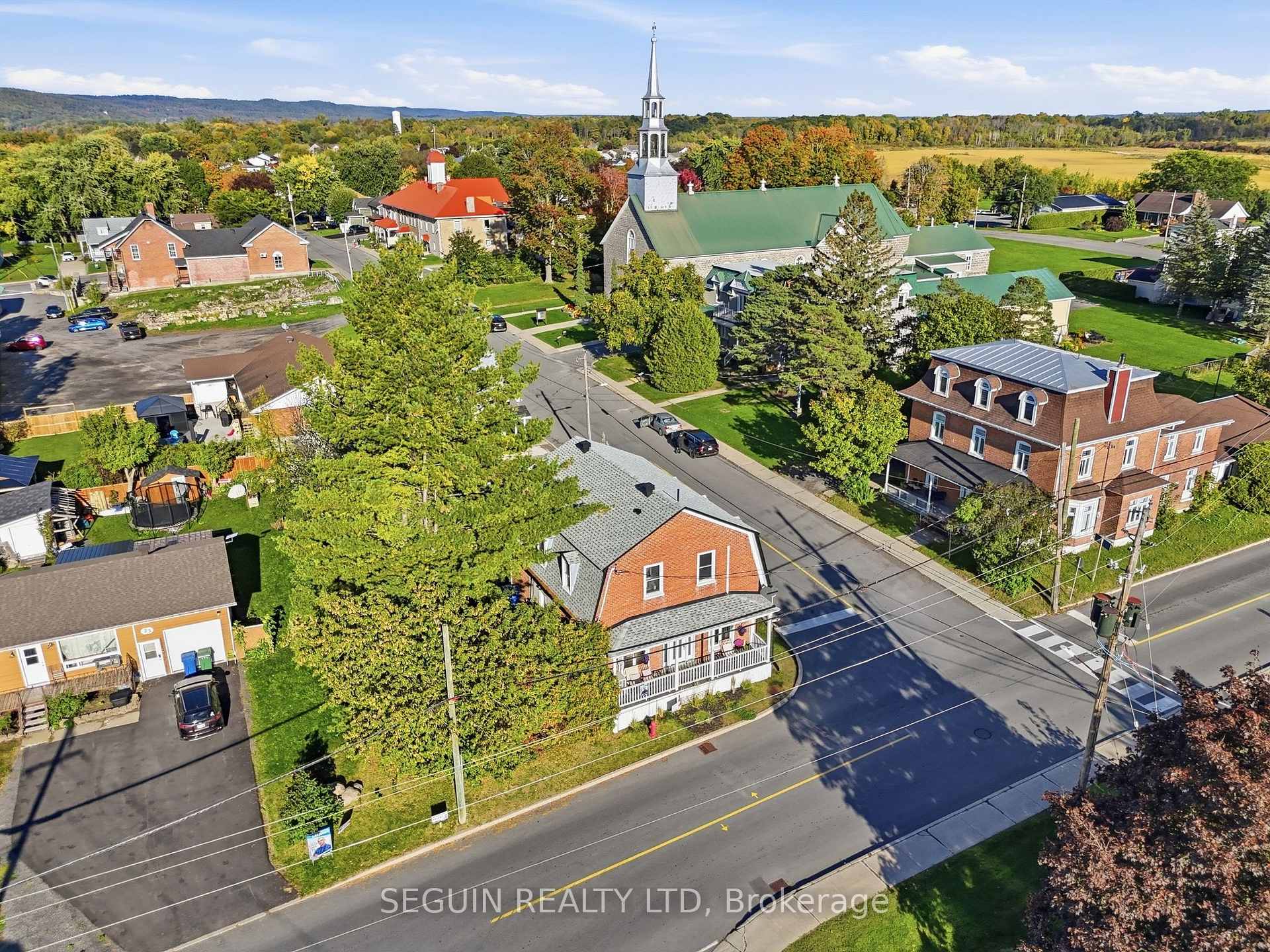 Photo 35 of 31 John Street, Champlain, L'Orignal — HOMEH