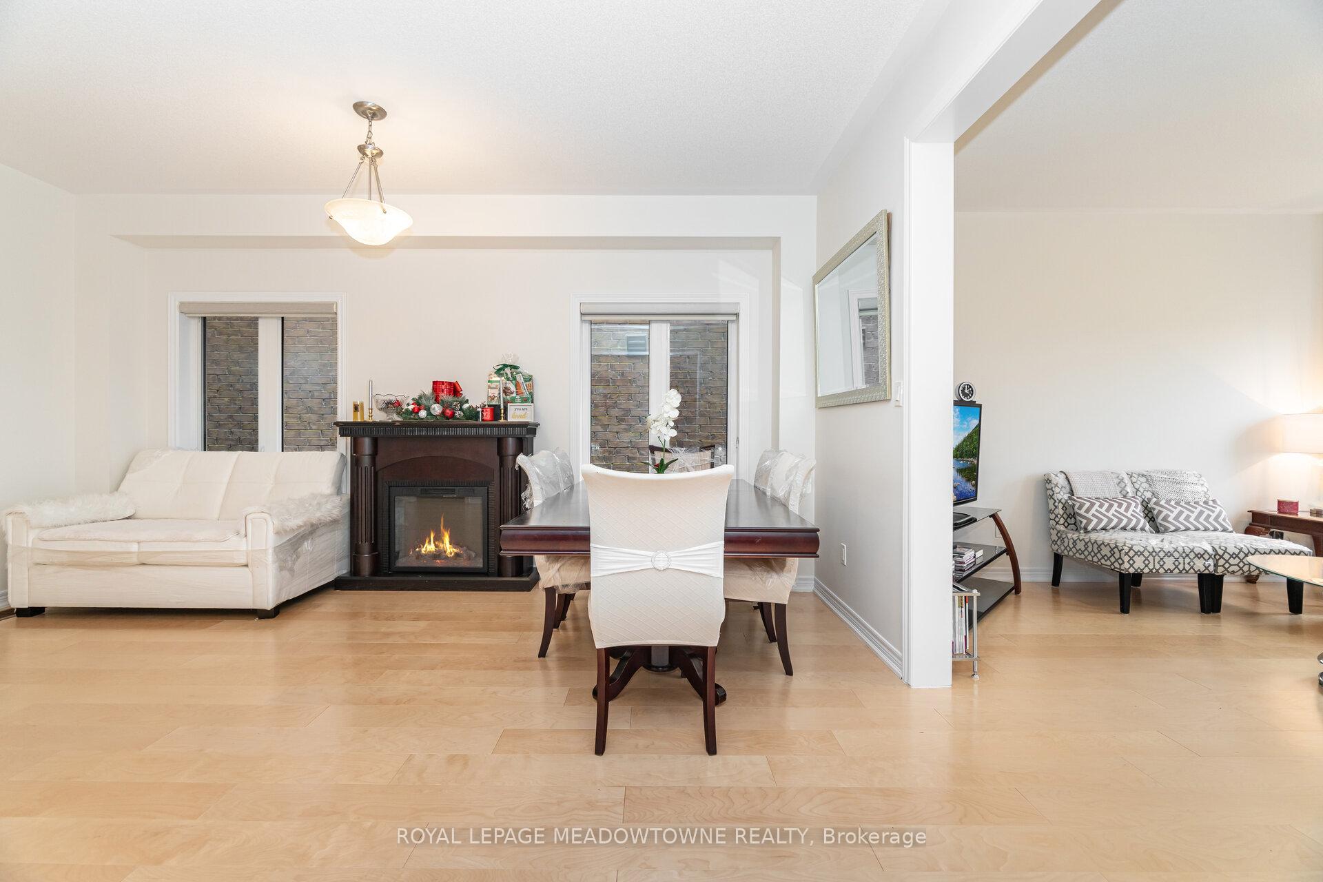Photo 4 of 301 Ridley Crescent, Southgate — HOMEH