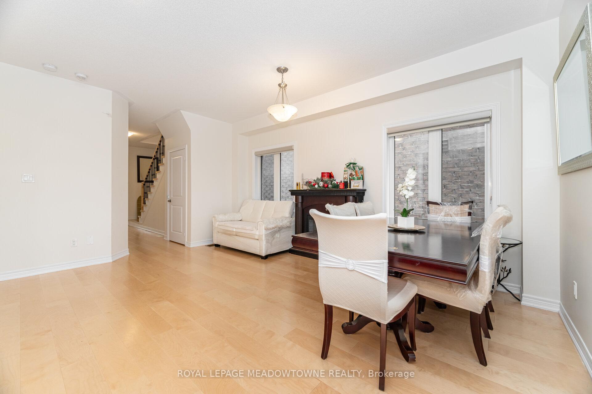 Photo 5 of 301 Ridley Crescent, Southgate — HOMEH