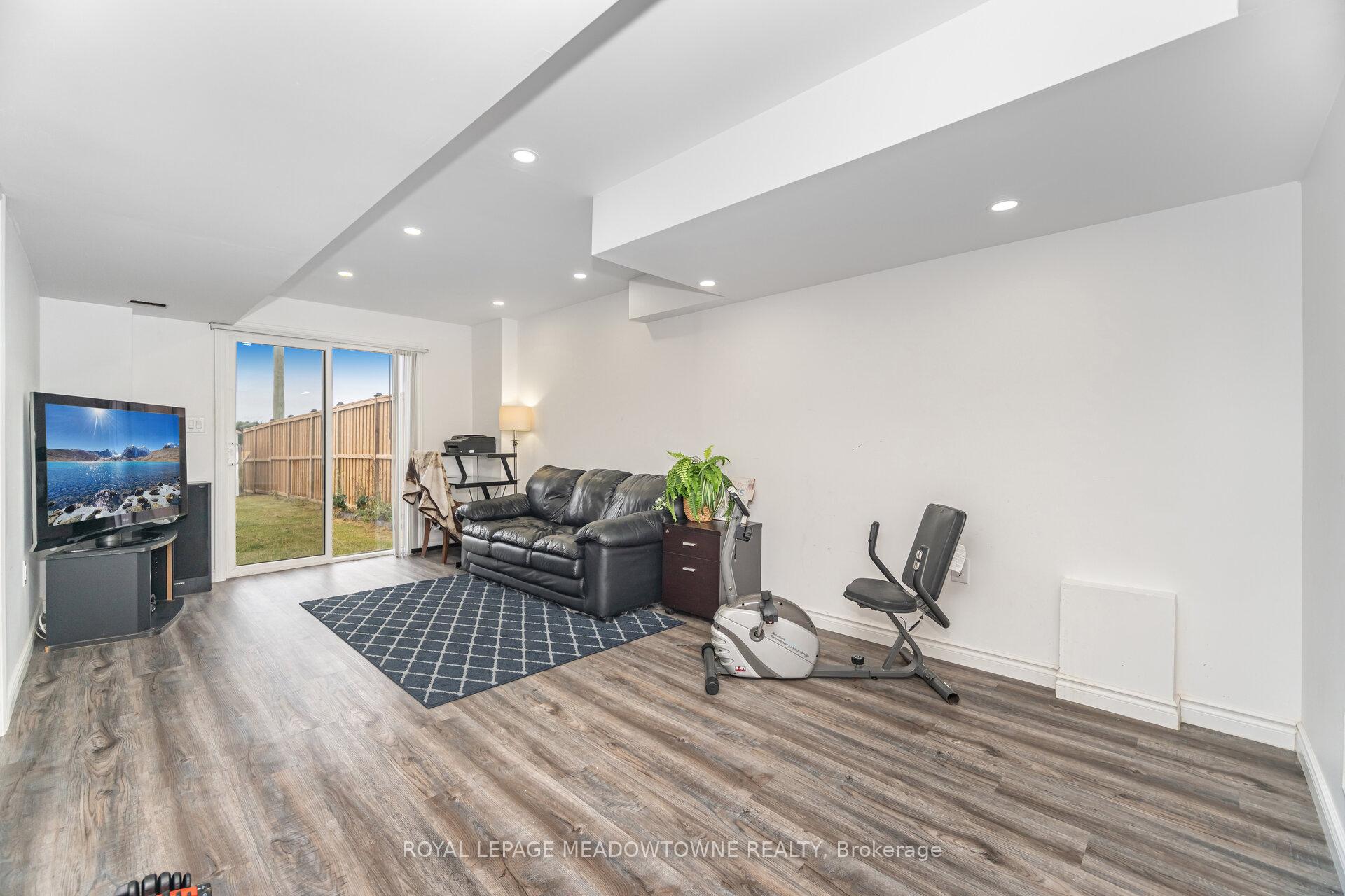 Photo 31 of 301 Ridley Crescent, Southgate — HOMEH