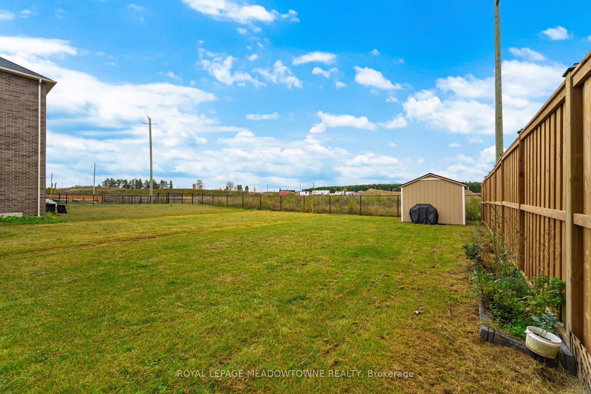 Photo 41 of 301 Ridley Crescent, Southgate — HOMEH