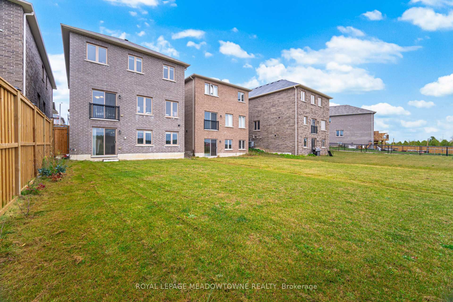 Photo 44 of 301 Ridley Crescent, Southgate — HOMEH