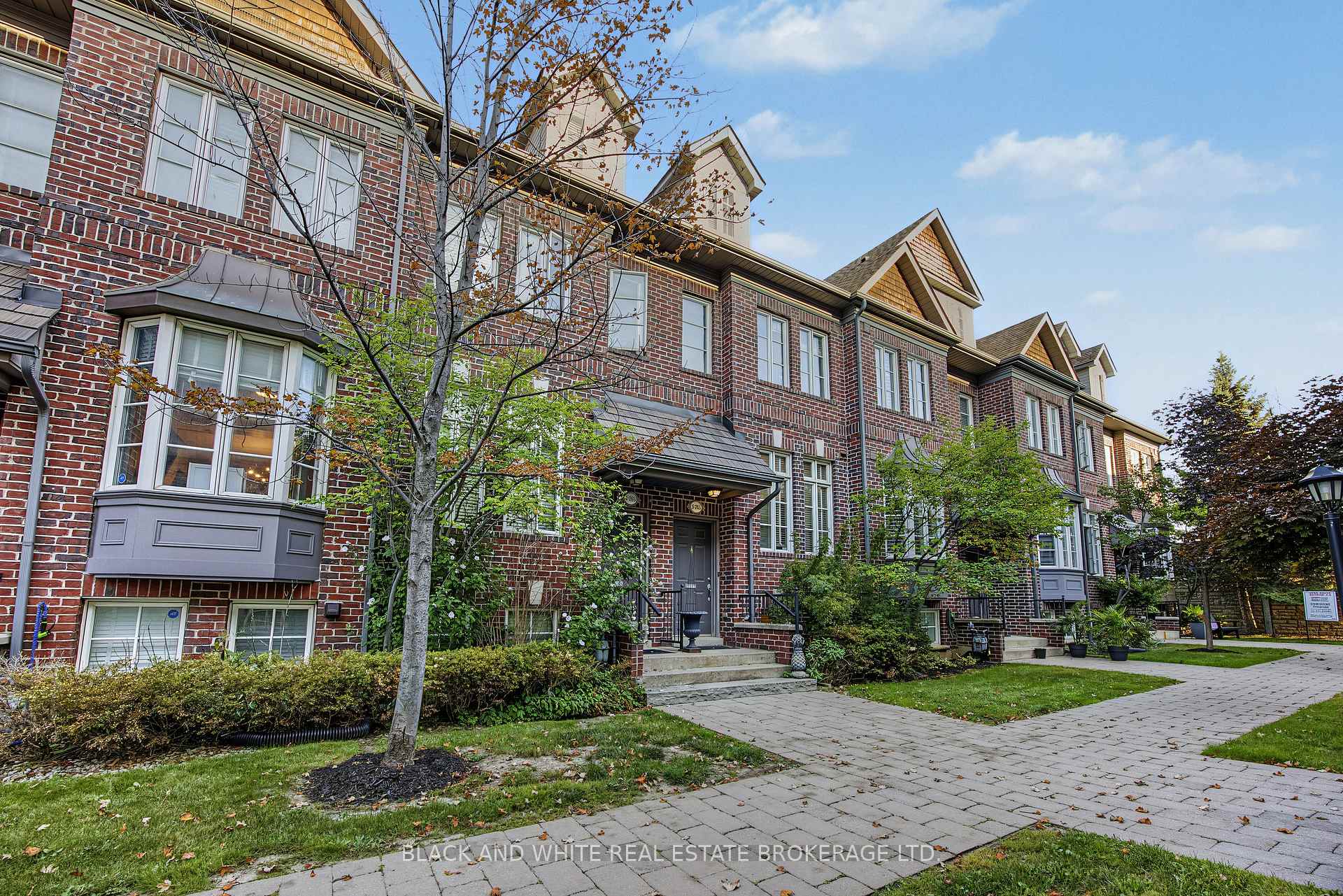 Photo 1 of Unit 5, 265 Van Dusen Boulevard, Etobicoke, Islington-City Centre West — HOMEH
