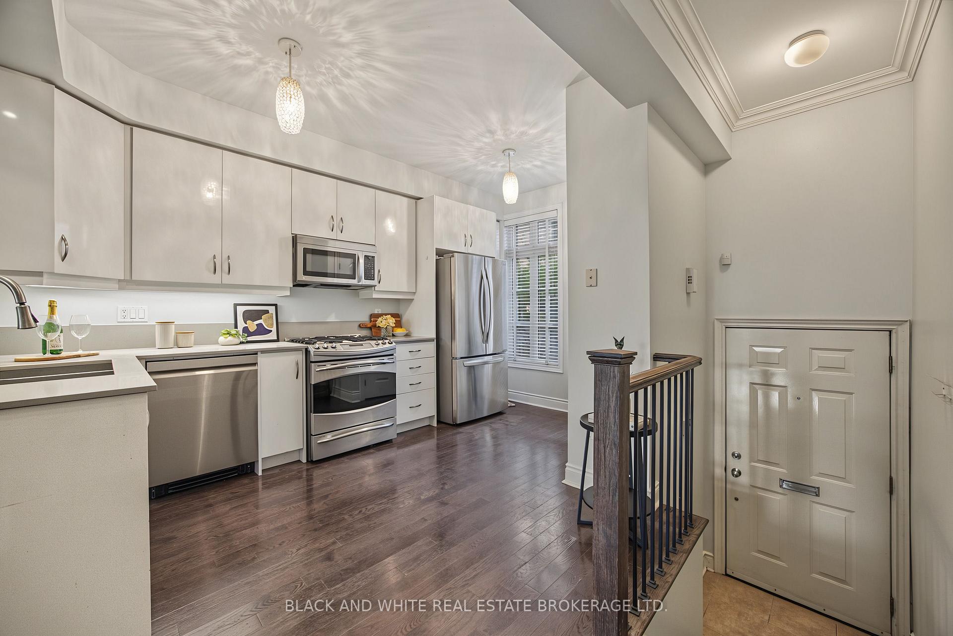 Photo 7 of Unit 5, 265 Van Dusen Boulevard, Etobicoke, Islington-City Centre West — HOMEH
