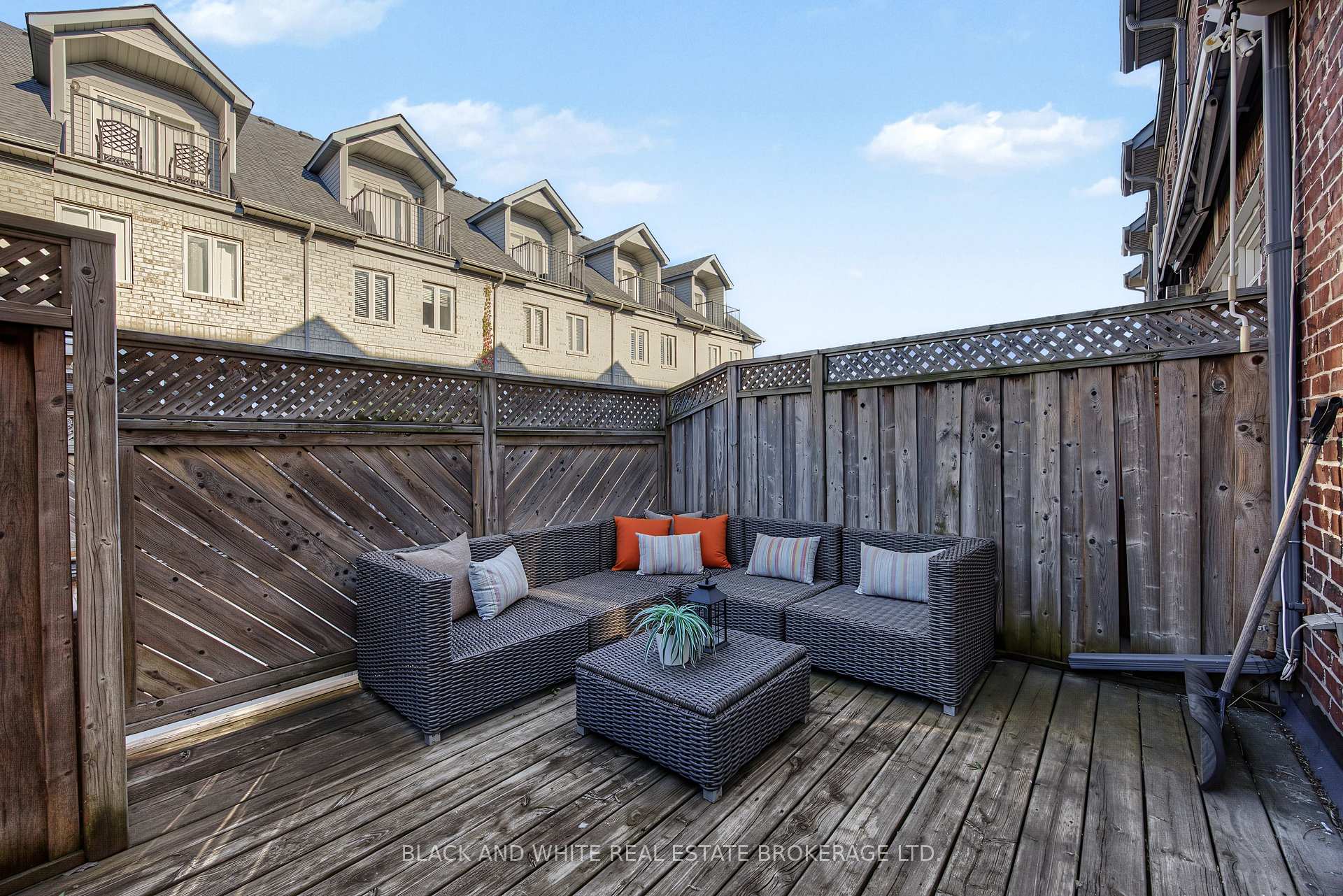 Photo 18 of Unit 5, 265 Van Dusen Boulevard, Etobicoke, Islington-City Centre West — HOMEH