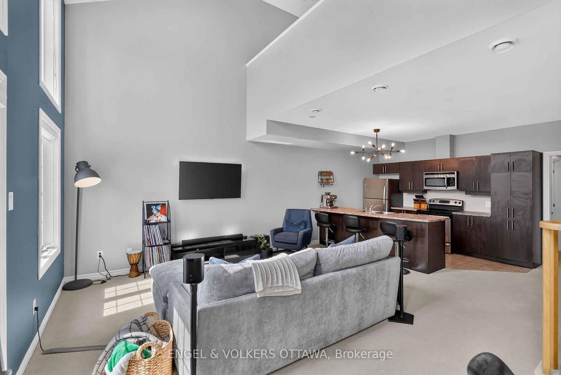 Photo 8 of 123 Eye Bright Crescent, Ottawa, Riverside South/Gloucester Glen — HOMEH