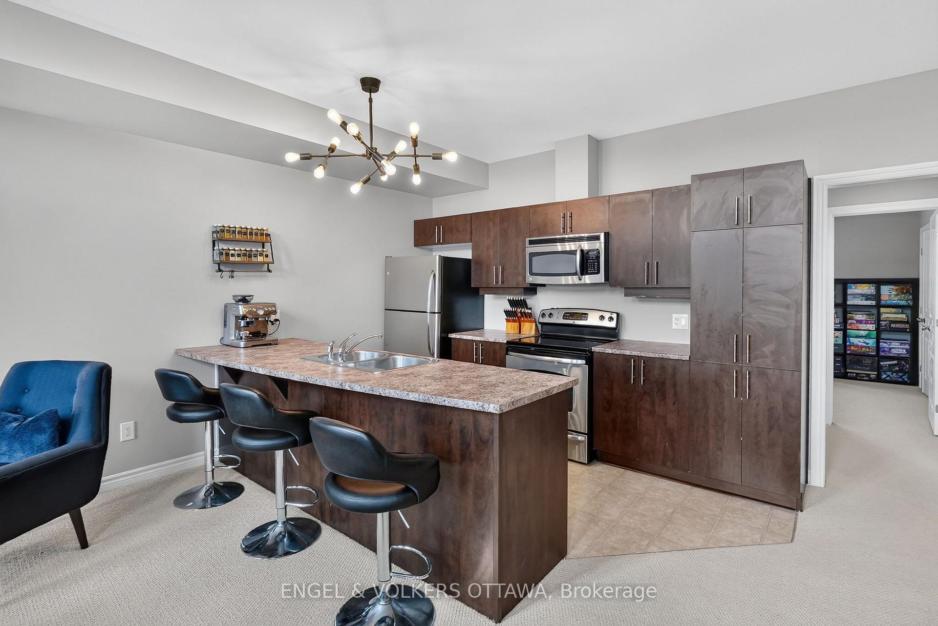 Photo 12 of 123 Eye Bright Crescent, Ottawa, Riverside South/Gloucester Glen — HOMEH