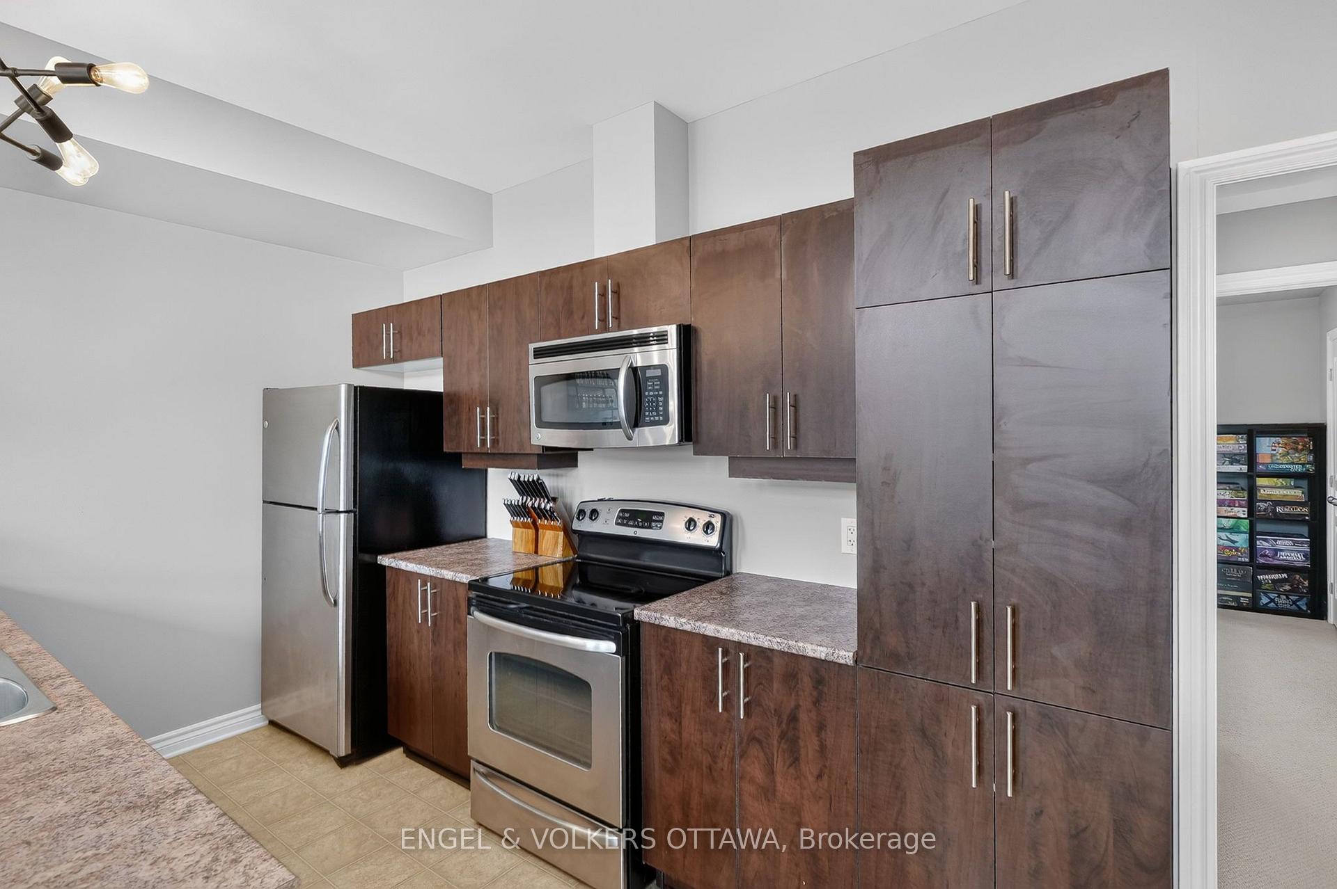 Photo 14 of 123 Eye Bright Crescent, Ottawa, Riverside South/Gloucester Glen — HOMEH