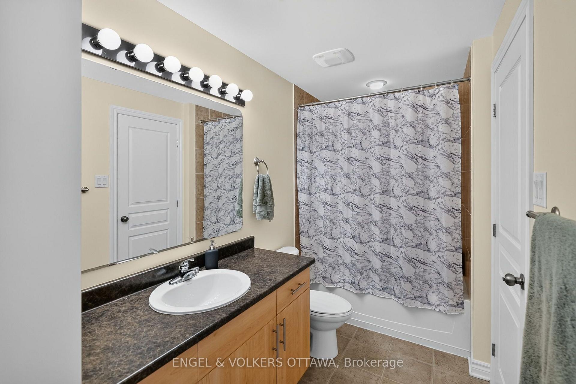 Photo 20 of 123 Eye Bright Crescent, Ottawa, Riverside South/Gloucester Glen — HOMEH