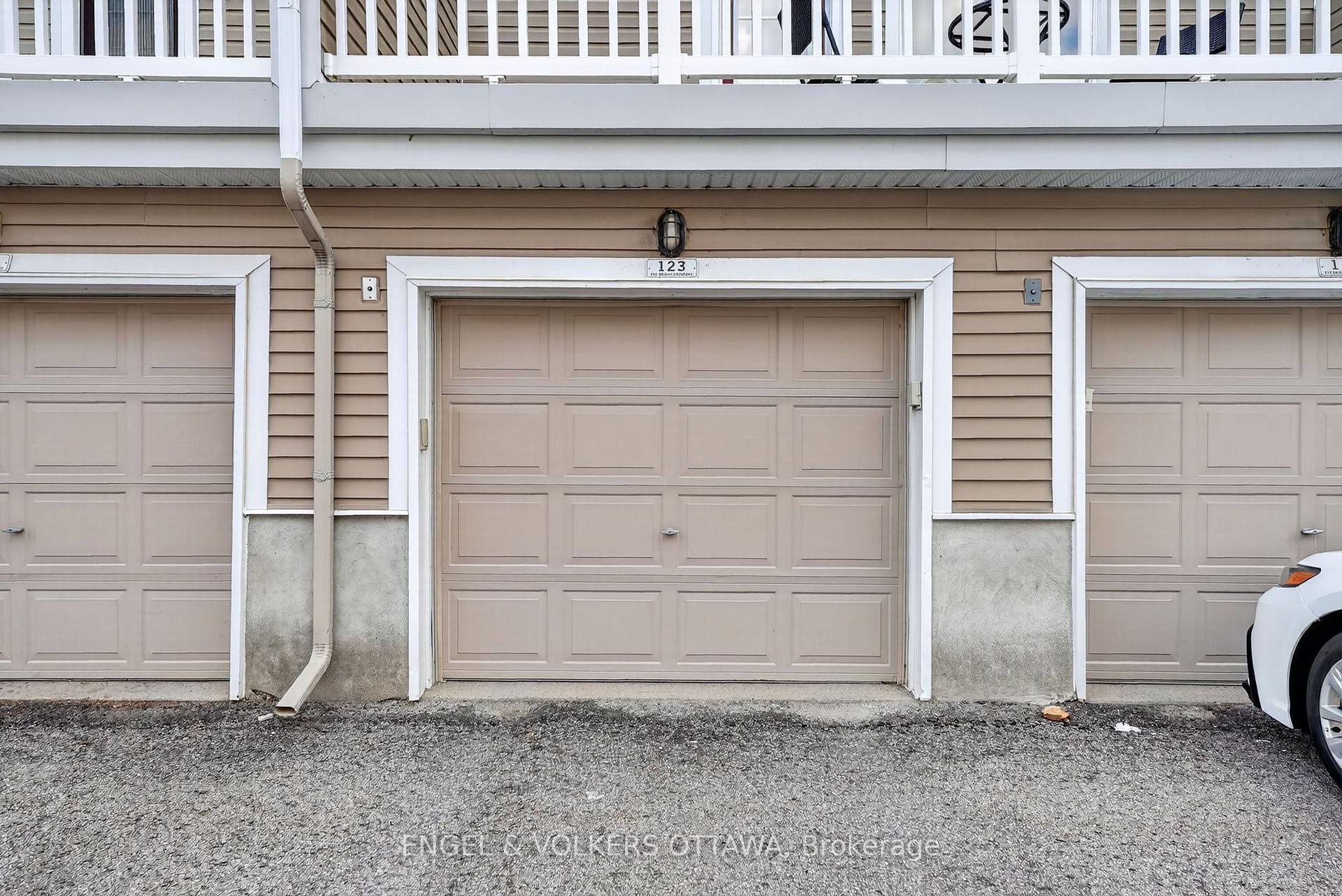 Photo 37 of 123 Eye Bright Crescent, Ottawa, Riverside South/Gloucester Glen — HOMEH