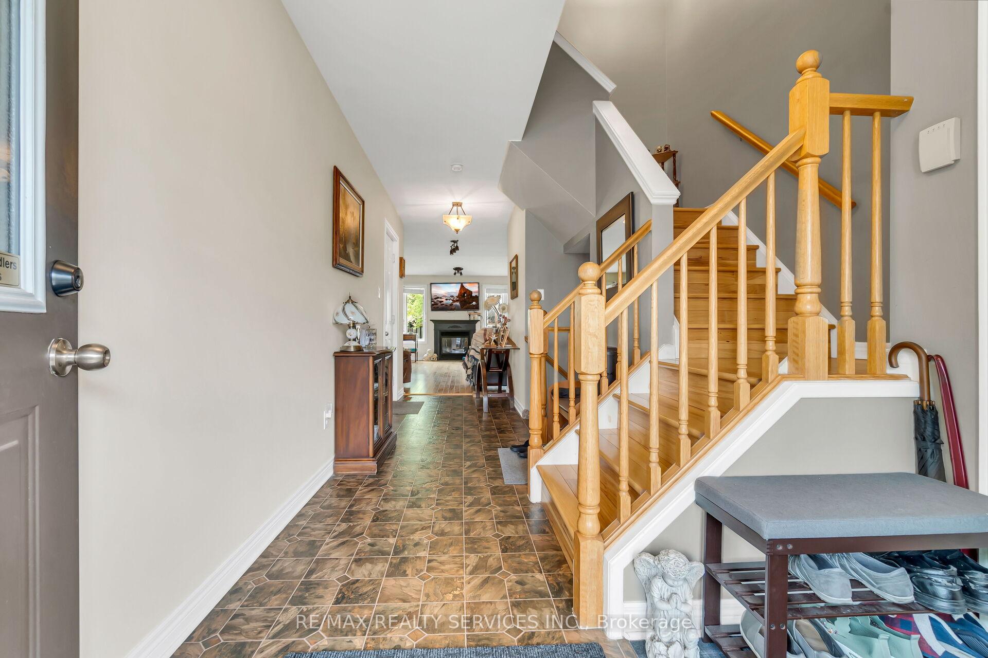 Photo 7 of 752 North Leaksdale Circle, London, South U — HOMEH