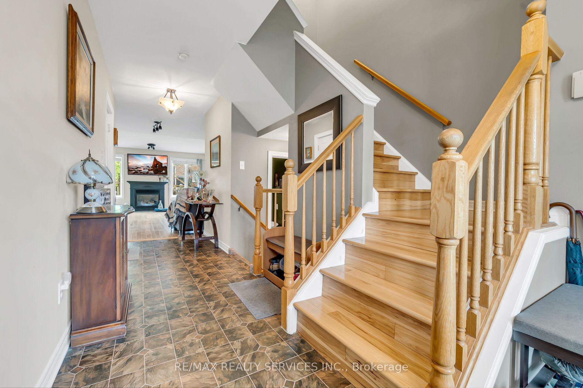 Photo 18 of 752 North Leaksdale Circle, London, South U — HOMEH