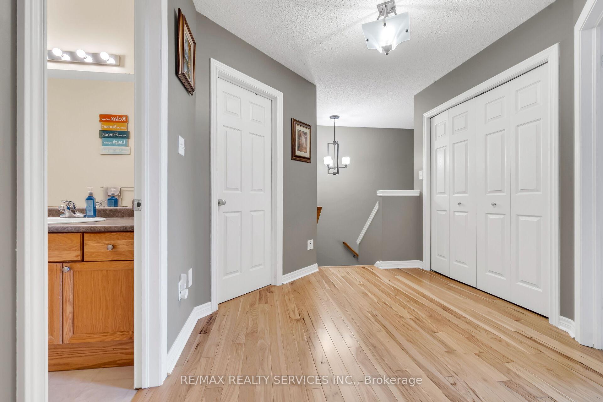 Photo 19 of 752 North Leaksdale Circle, London, South U — HOMEH