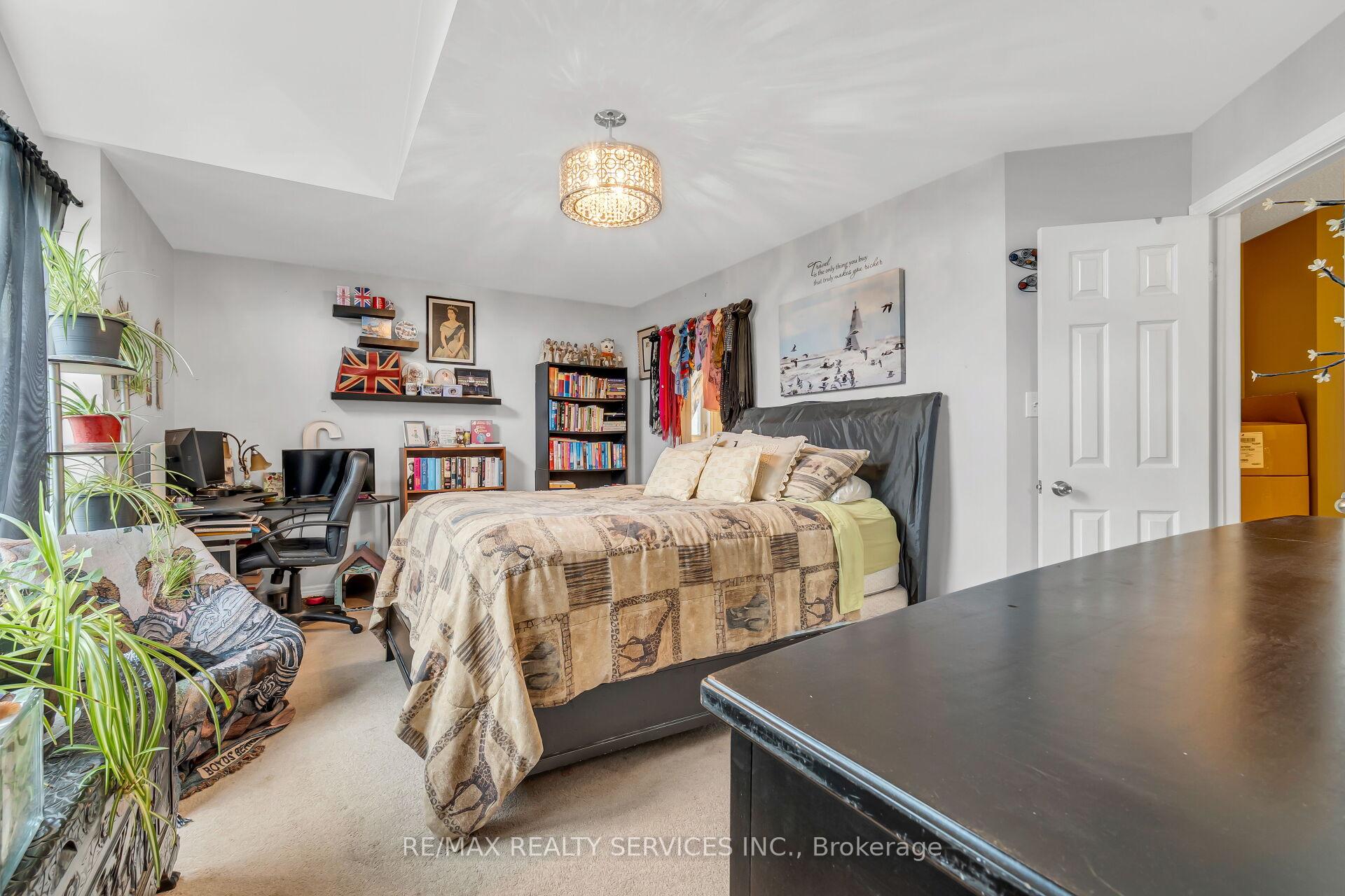 Photo 22 of 752 North Leaksdale Circle, London, South U — HOMEH