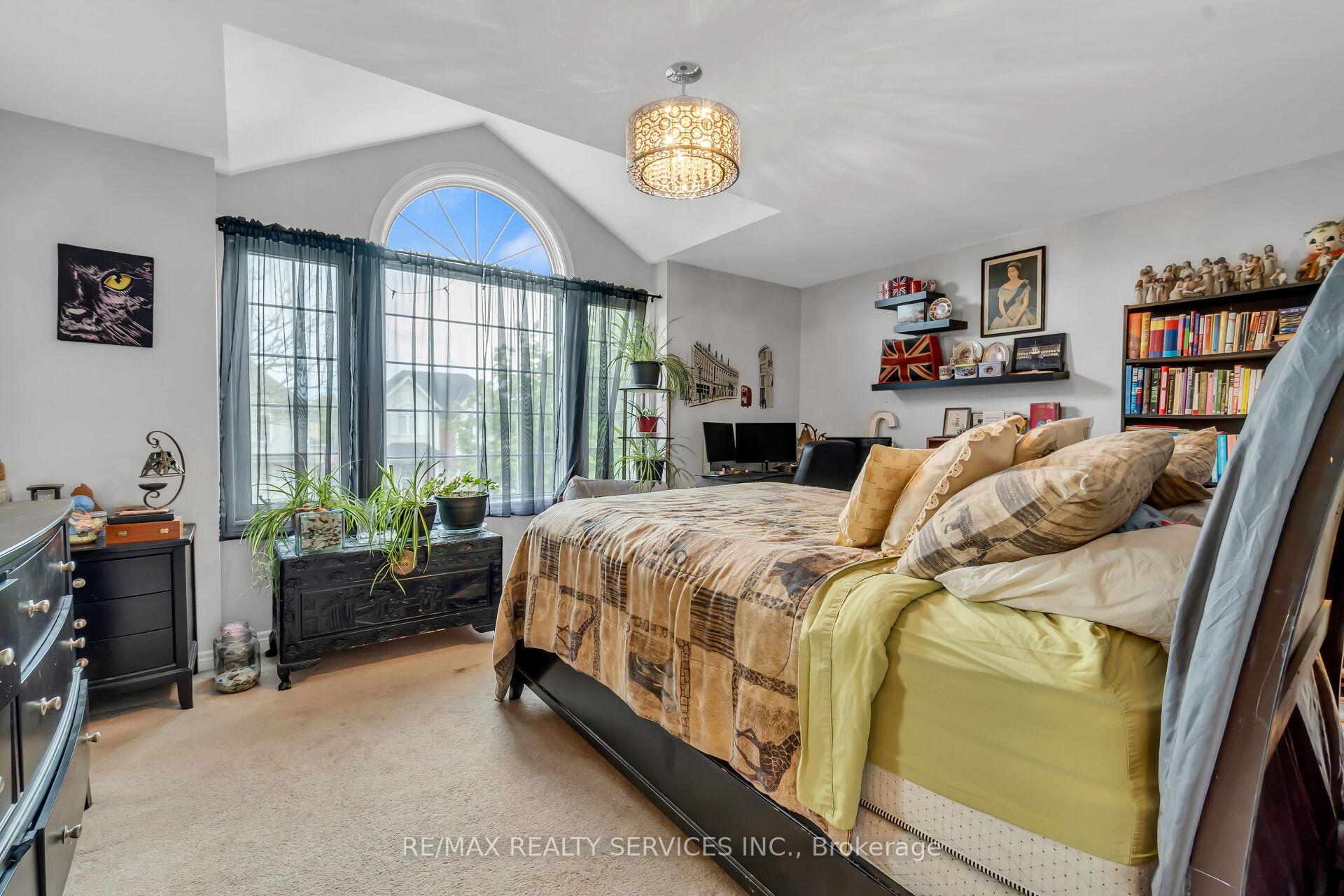 Photo 23 of 752 North Leaksdale Circle, London, South U — HOMEH