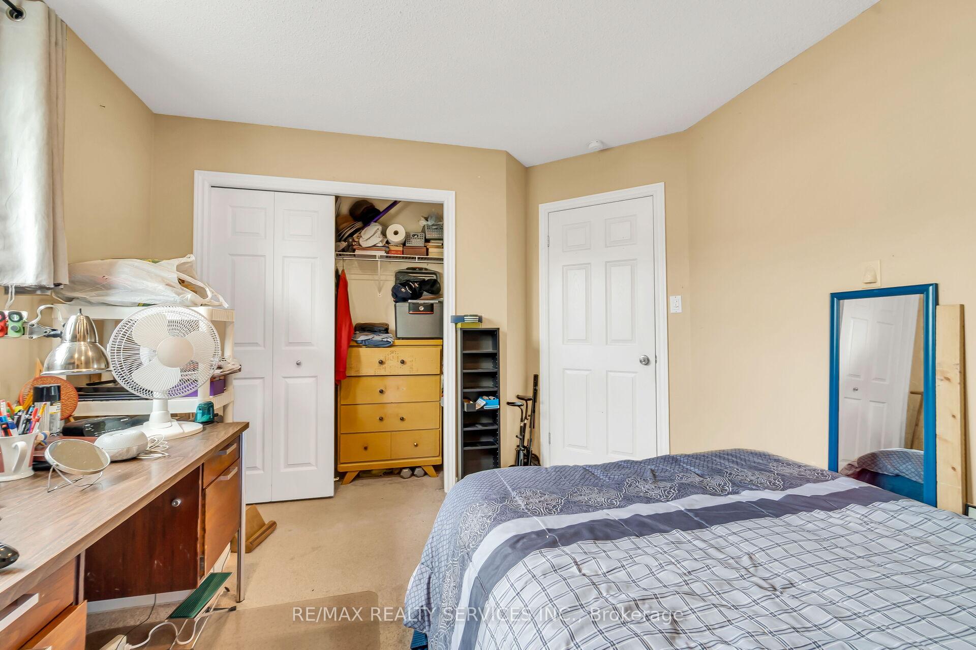 Photo 25 of 752 North Leaksdale Circle, London, South U — HOMEH