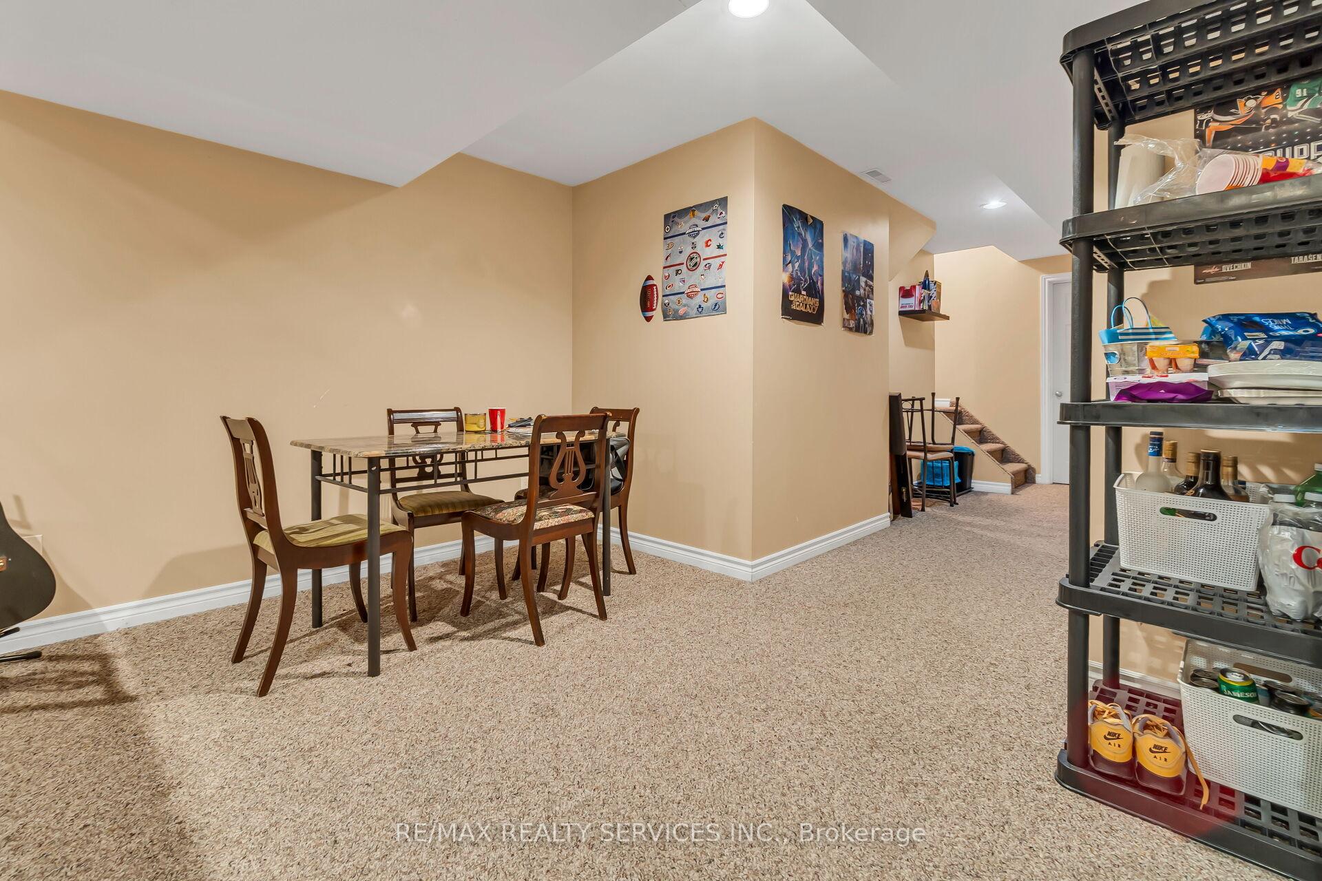 Photo 34 of 752 North Leaksdale Circle, London, South U — HOMEH