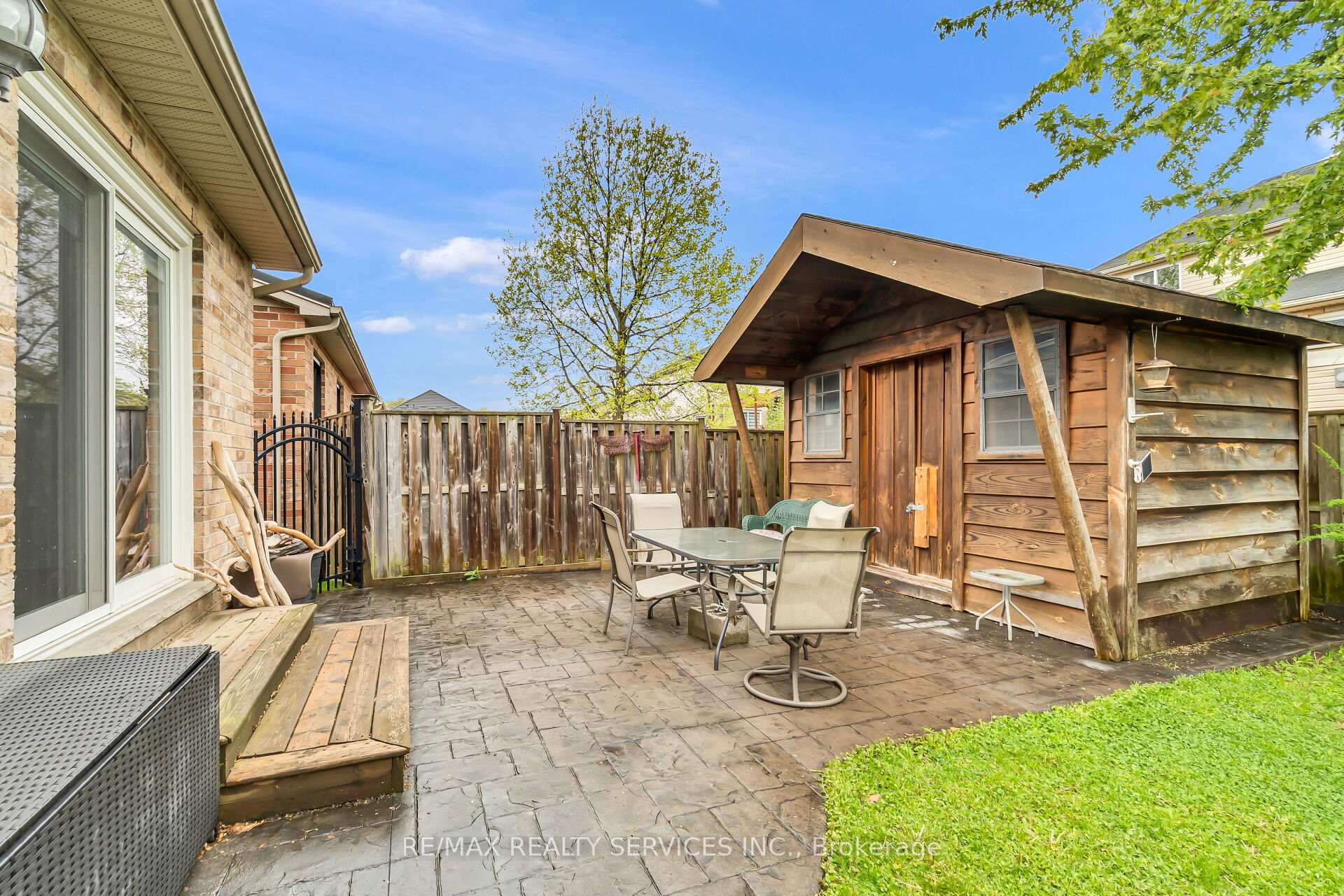 Photo 35 of 752 North Leaksdale Circle, London, South U — HOMEH