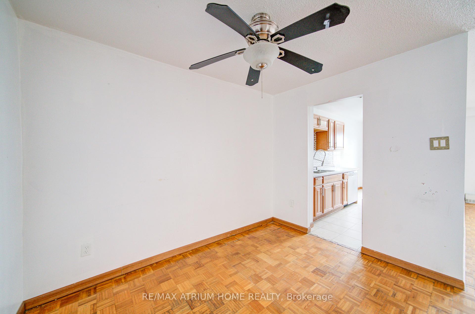 Photo 16 of Unit 804, 1101 Pharmacy Avenue, Scarborough, Wexford-Maryvale — HOMEH