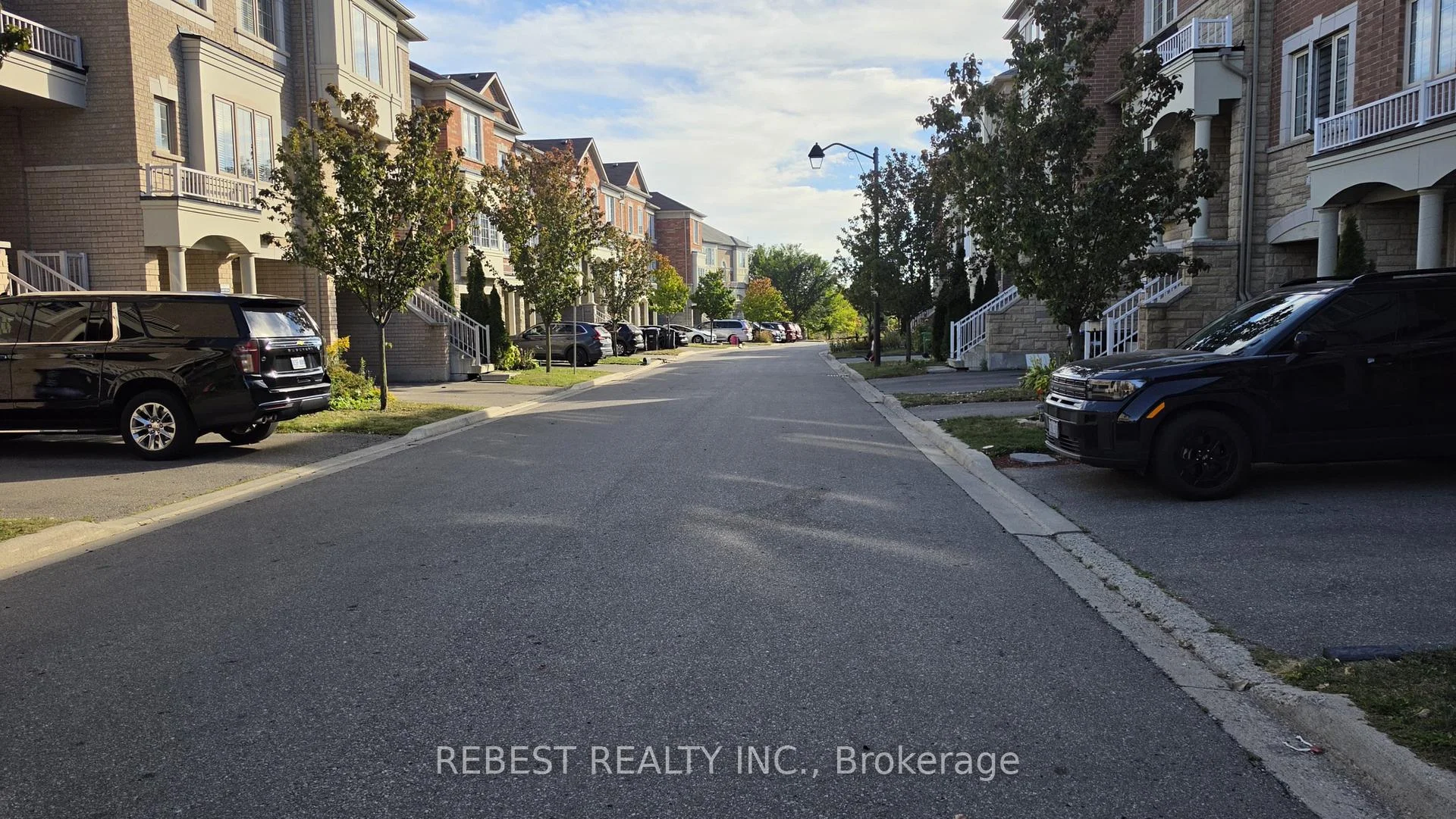 Photo 7 of 18 Aspen Hill Road, Brampton, Bram West — HOMEH