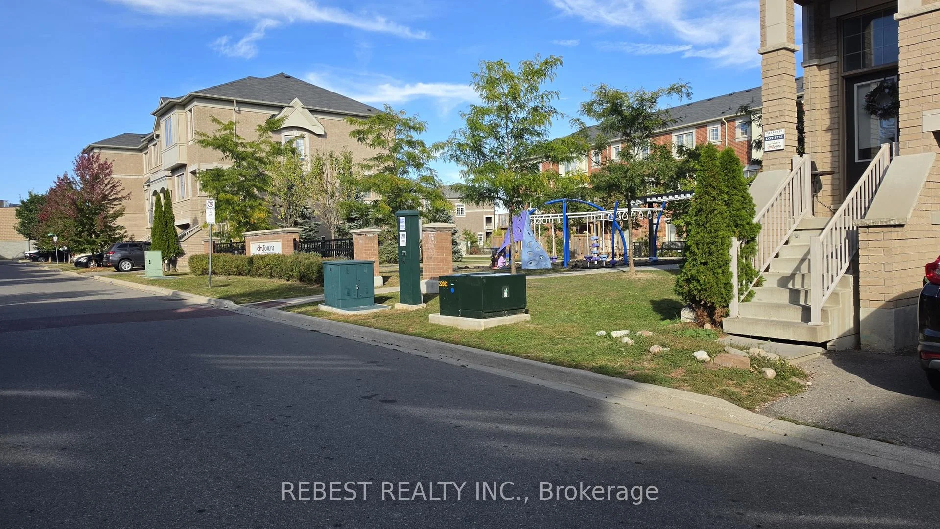 Photo 9 of 18 Aspen Hill Road, Brampton, Bram West — HOMEH