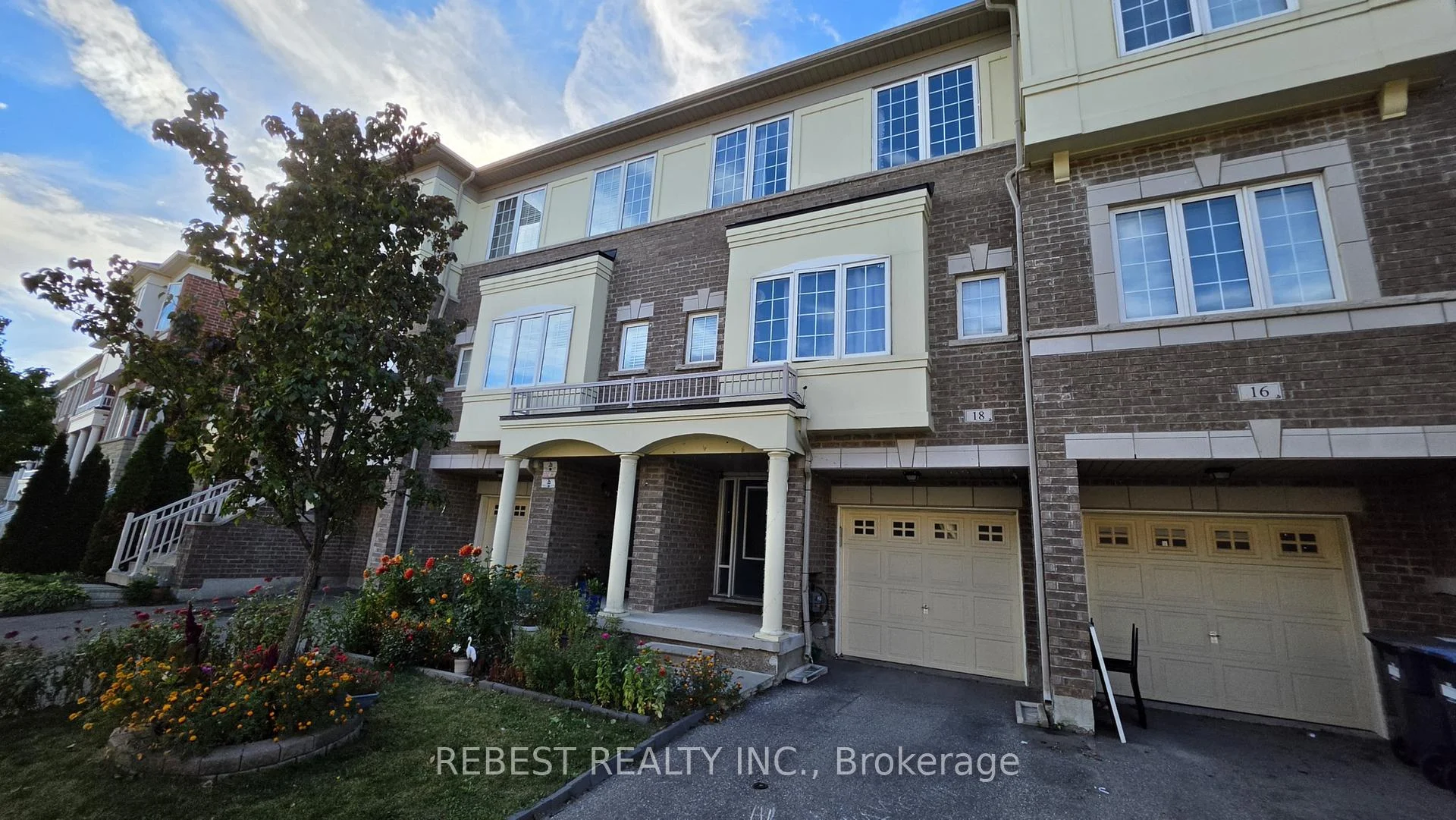 Photo 11 of 18 Aspen Hill Road, Brampton, Bram West — HOMEH