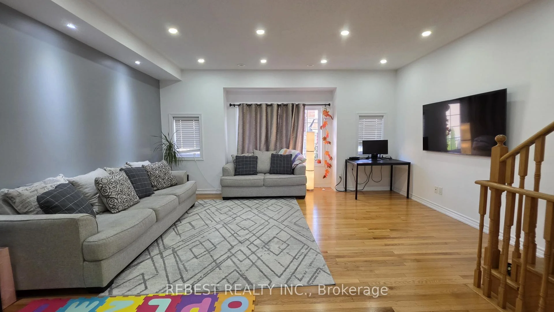 Photo 15 of 18 Aspen Hill Road, Brampton, Bram West — HOMEH