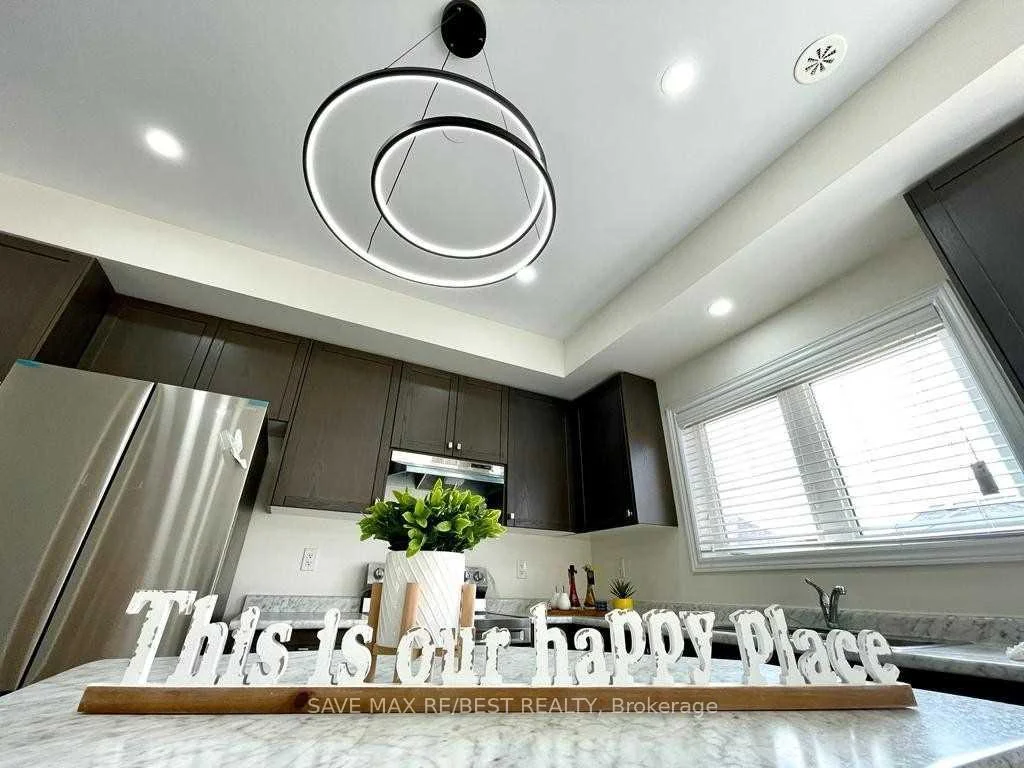 Photo 16 of 18 Aspen Hill Road, Brampton, Bram West — HOMEH