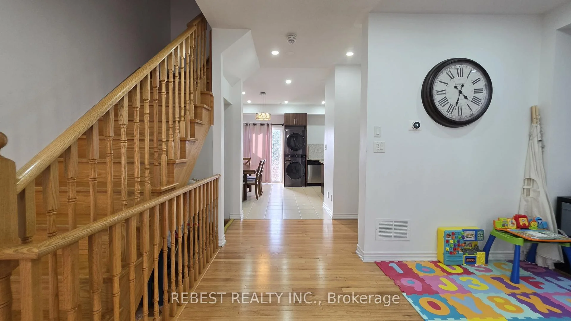 Photo 23 of 18 Aspen Hill Road, Brampton, Bram West — HOMEH