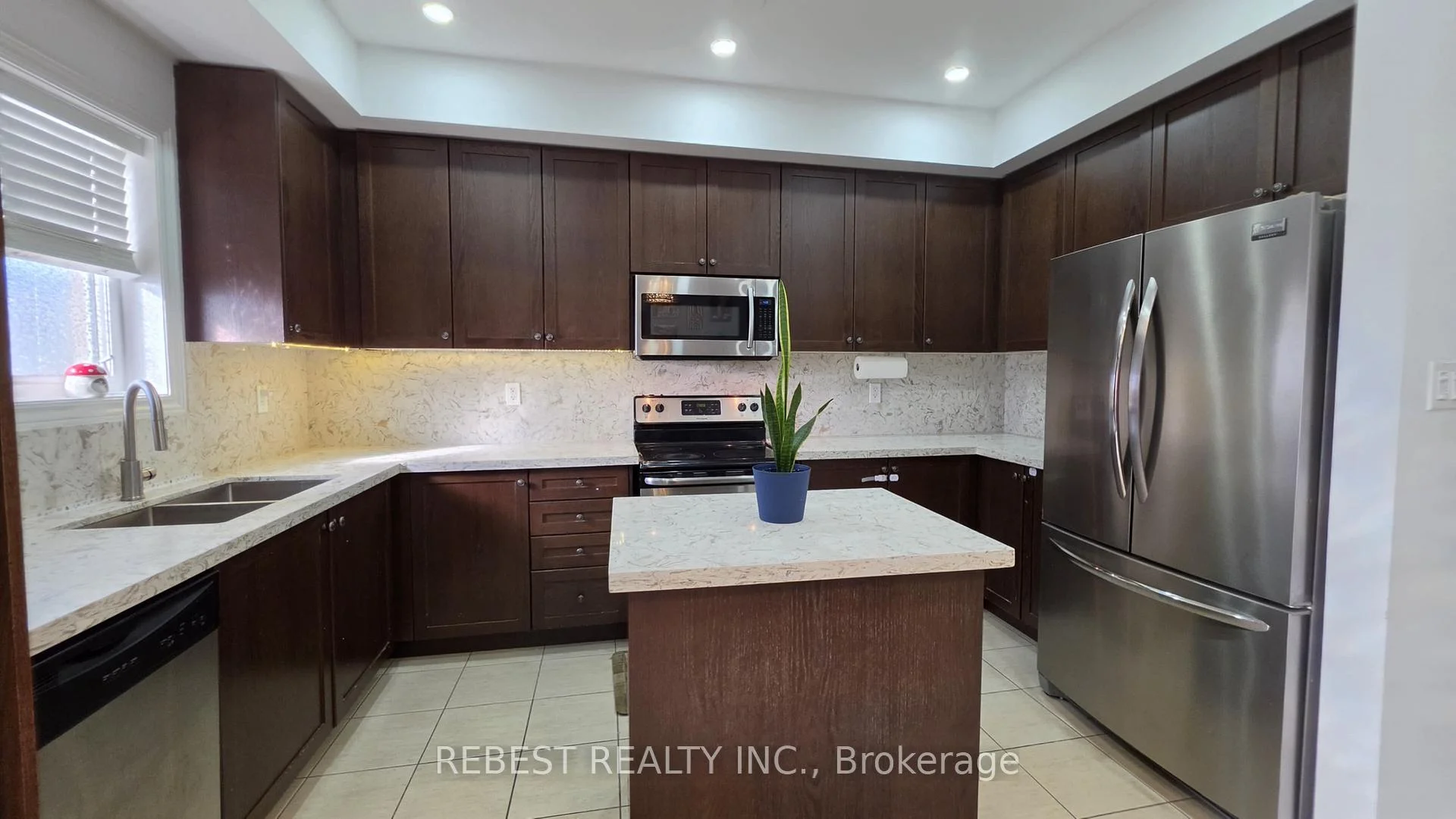 Photo 25 of 18 Aspen Hill Road, Brampton, Bram West — HOMEH