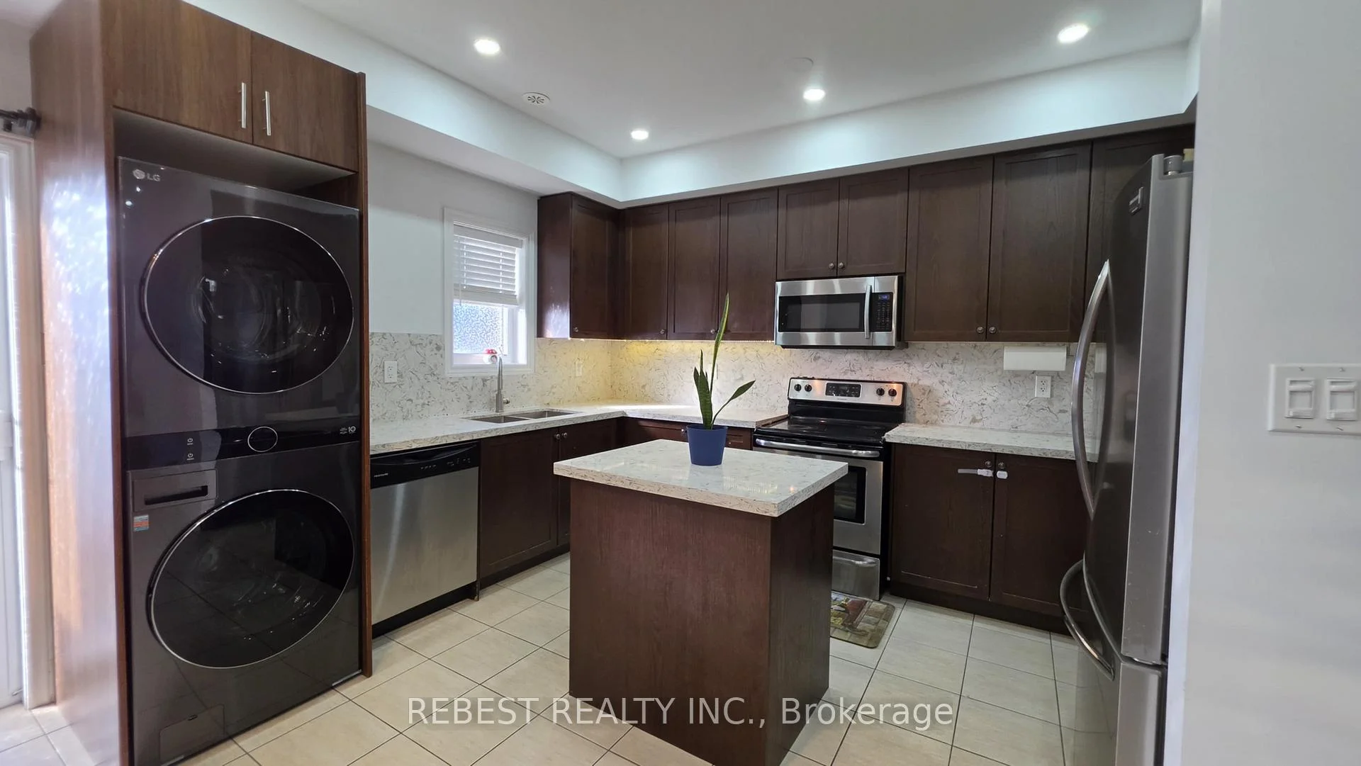 Photo 27 of 18 Aspen Hill Road, Brampton, Bram West — HOMEH
