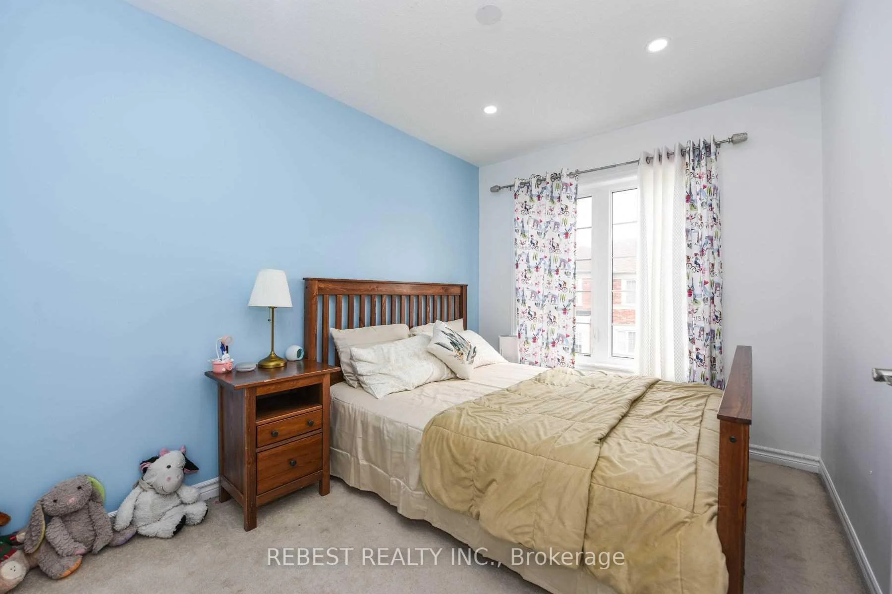 Photo 55 of 18 Aspen Hill Road, Brampton, Bram West — HOMEH