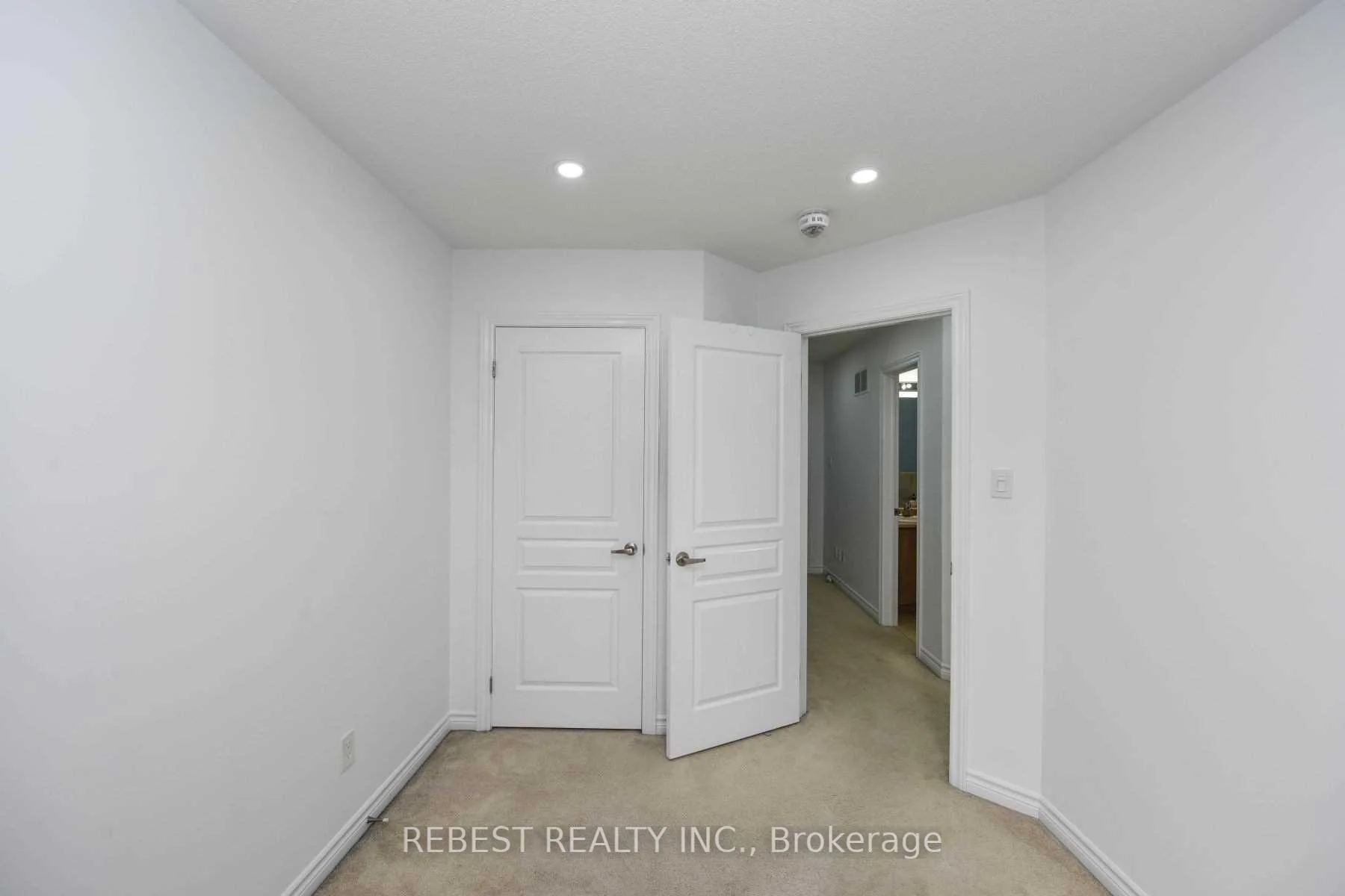 Photo 57 of 18 Aspen Hill Road, Brampton, Bram West — HOMEH