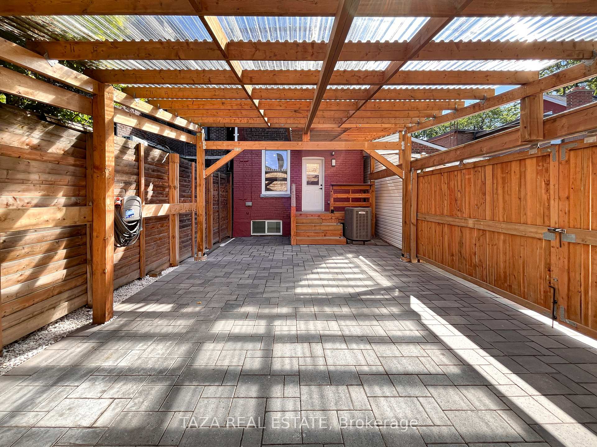 Photo 33 of 46 Euclid Avenue, Toronto, Trinity-Bellwoods — HOMEH