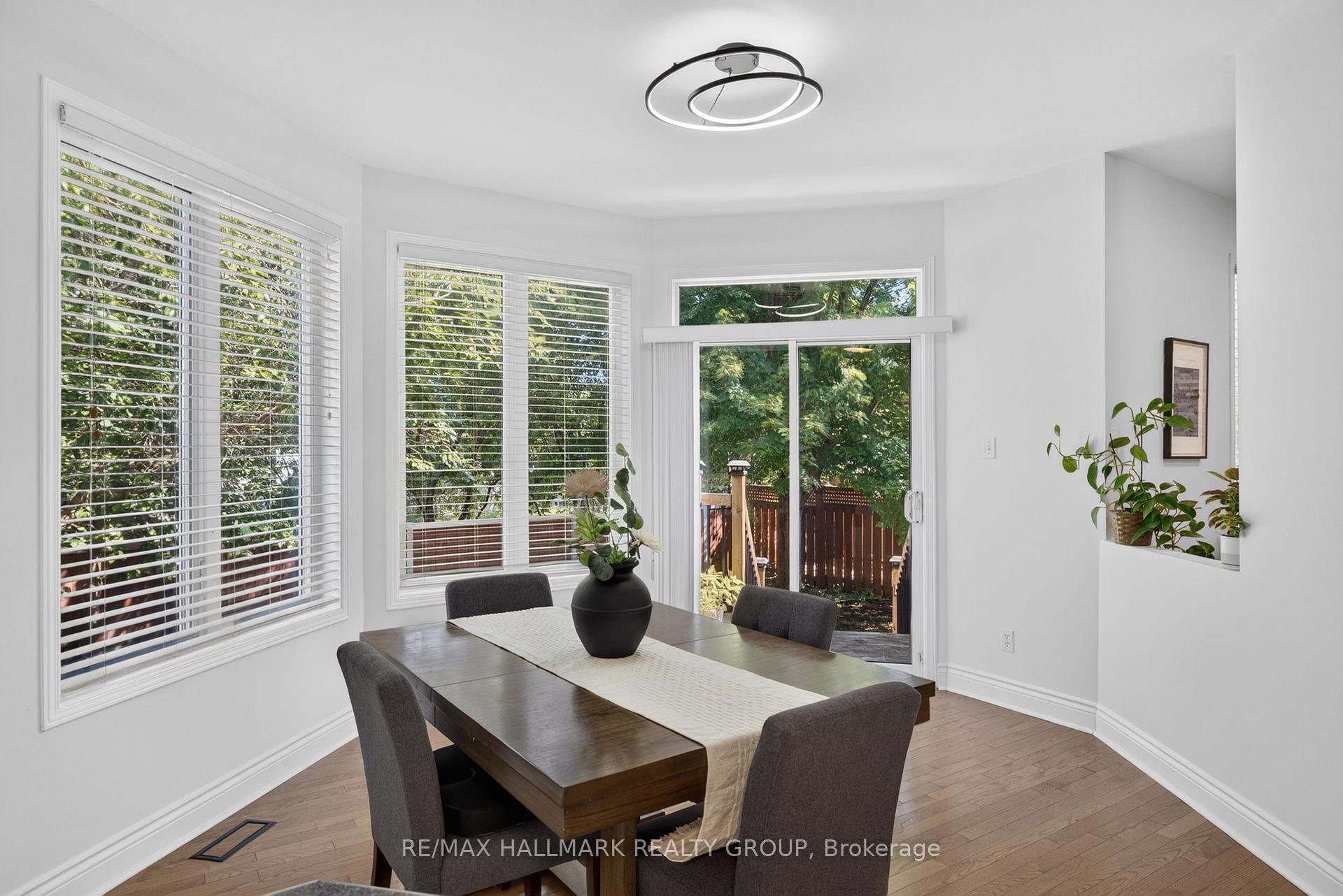 Photo 17 of 42 Glenrill Place S, Ottawa, Kanata - Emerald Meadows/Trailwest — HOMEH