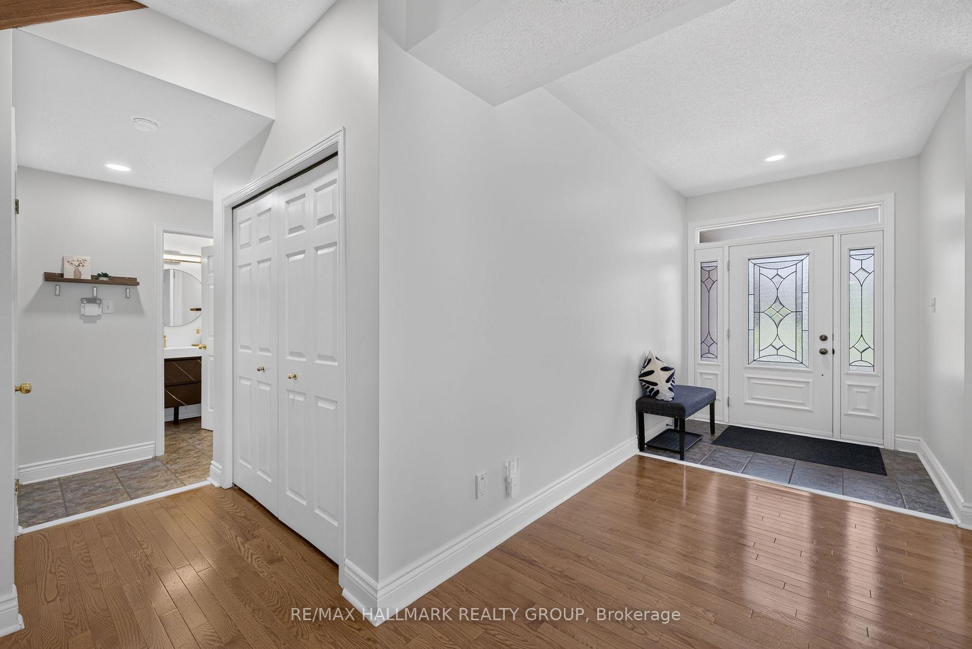 Photo 22 of 42 Glenrill Place S, Ottawa, Kanata - Emerald Meadows/Trailwest — HOMEH
