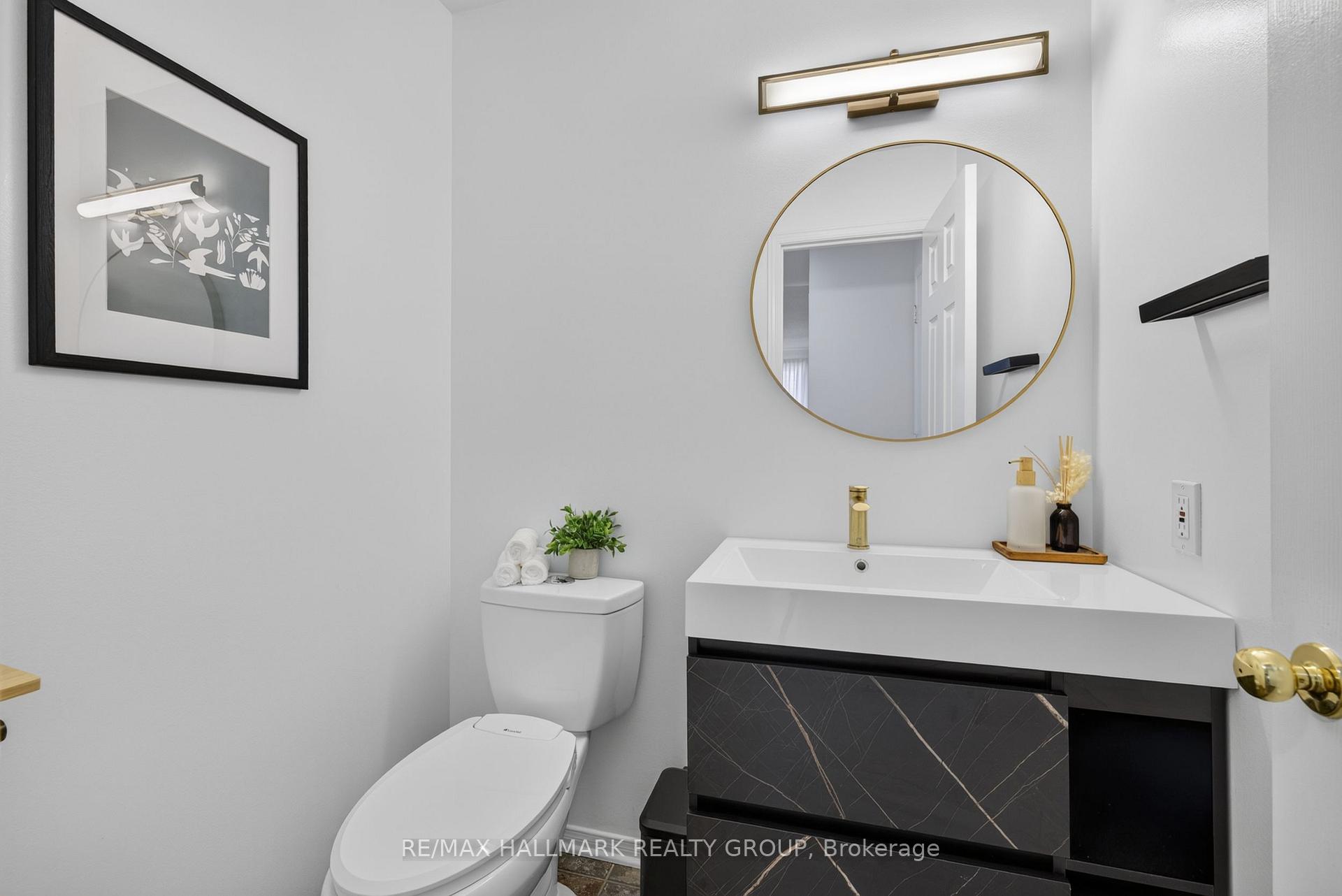 Photo 23 of 42 Glenrill Place S, Ottawa, Kanata - Emerald Meadows/Trailwest — HOMEH