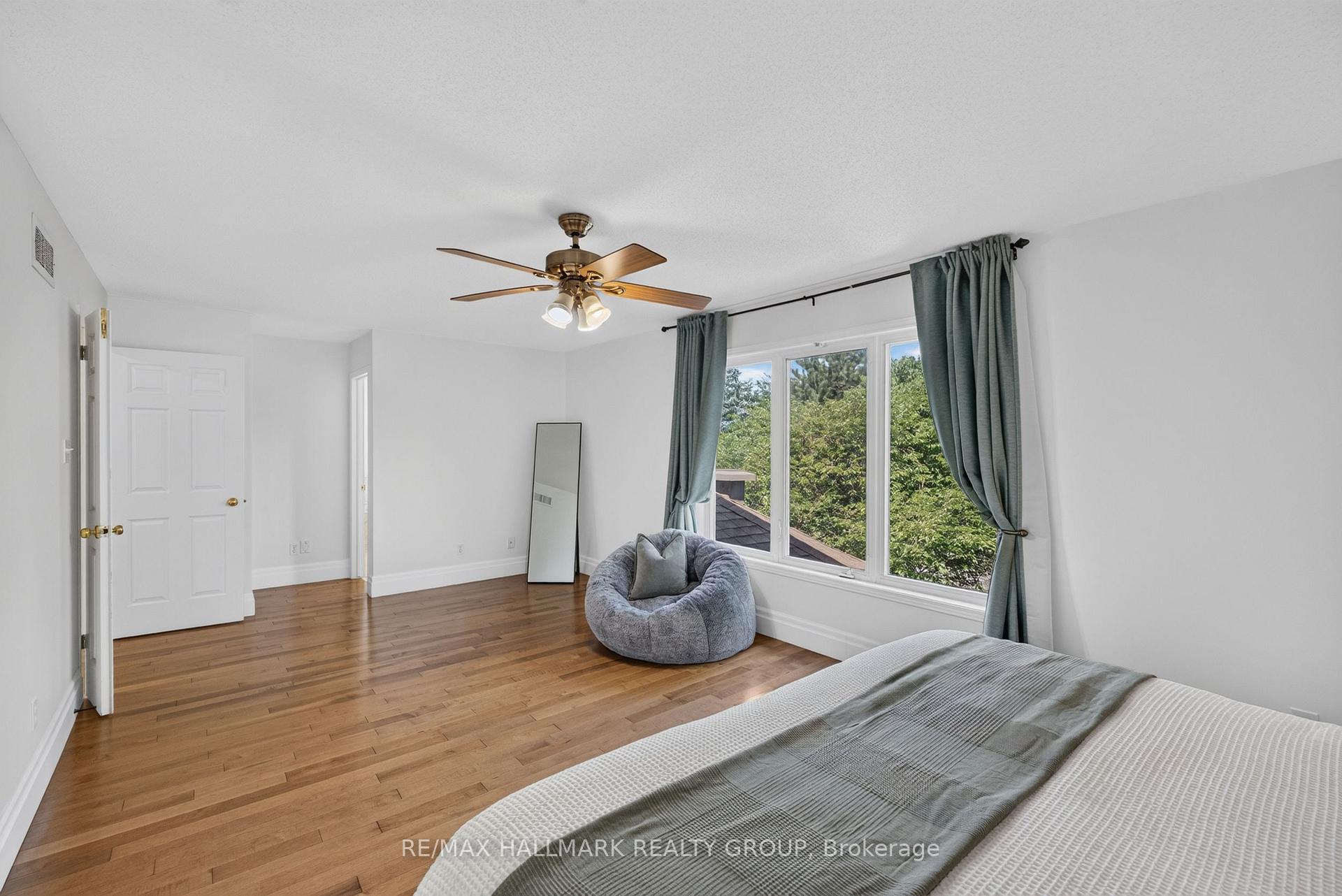 Photo 26 of 42 Glenrill Place S, Ottawa, Kanata - Emerald Meadows/Trailwest — HOMEH