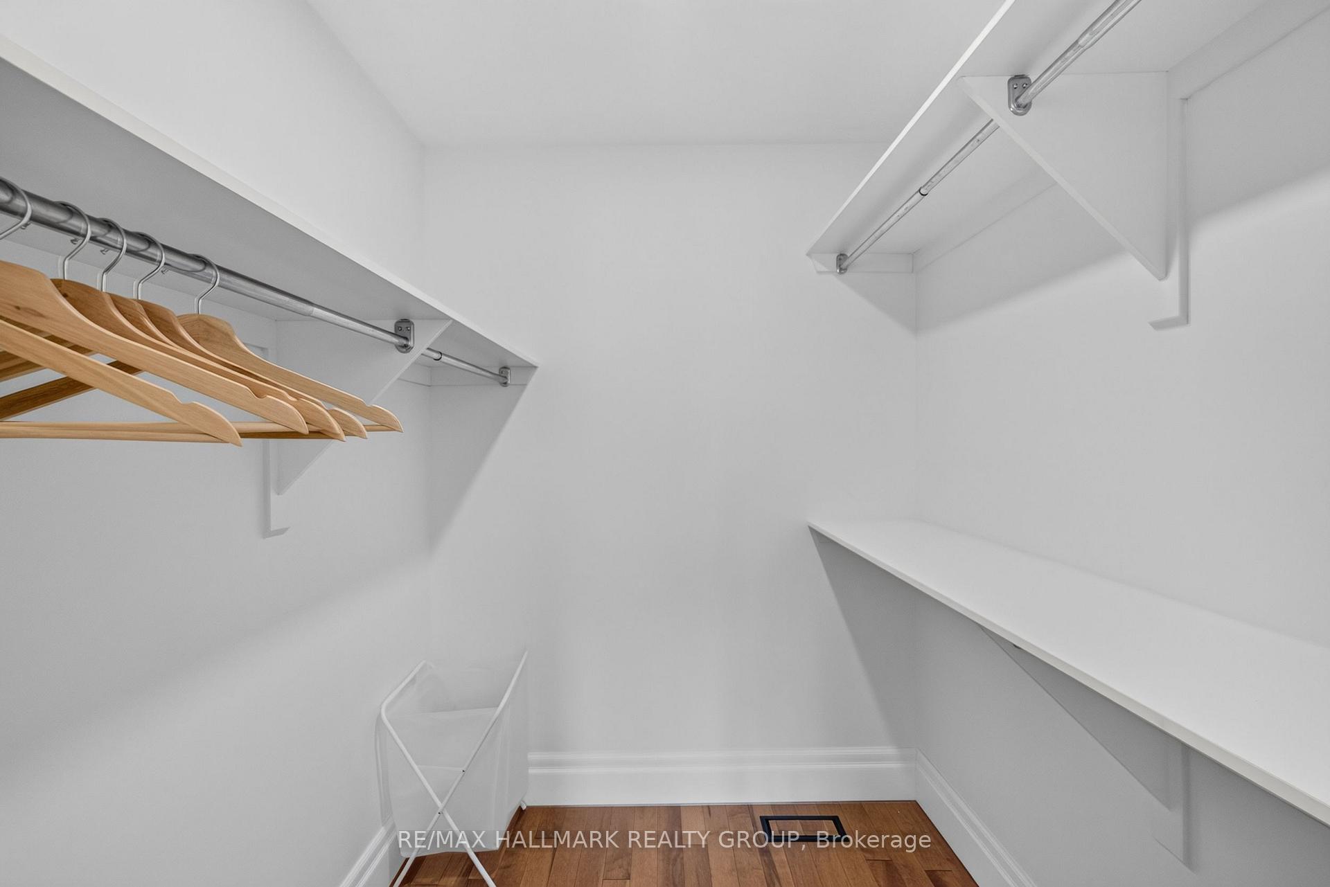 Photo 32 of 42 Glenrill Place S, Ottawa, Kanata - Emerald Meadows/Trailwest — HOMEH