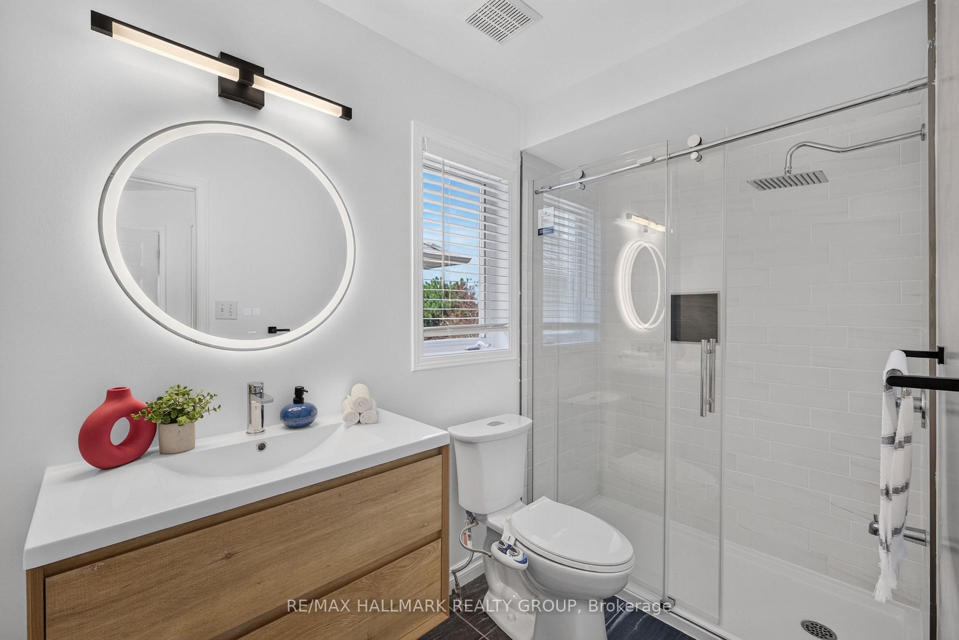 Photo 33 of 42 Glenrill Place S, Ottawa, Kanata - Emerald Meadows/Trailwest — HOMEH