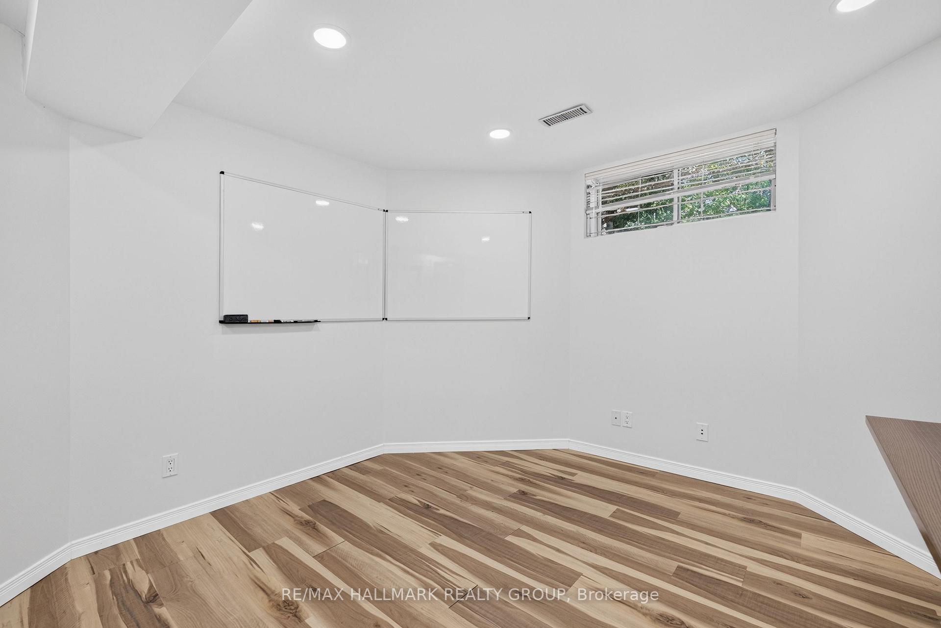 Photo 42 of 42 Glenrill Place S, Ottawa, Kanata - Emerald Meadows/Trailwest — HOMEH