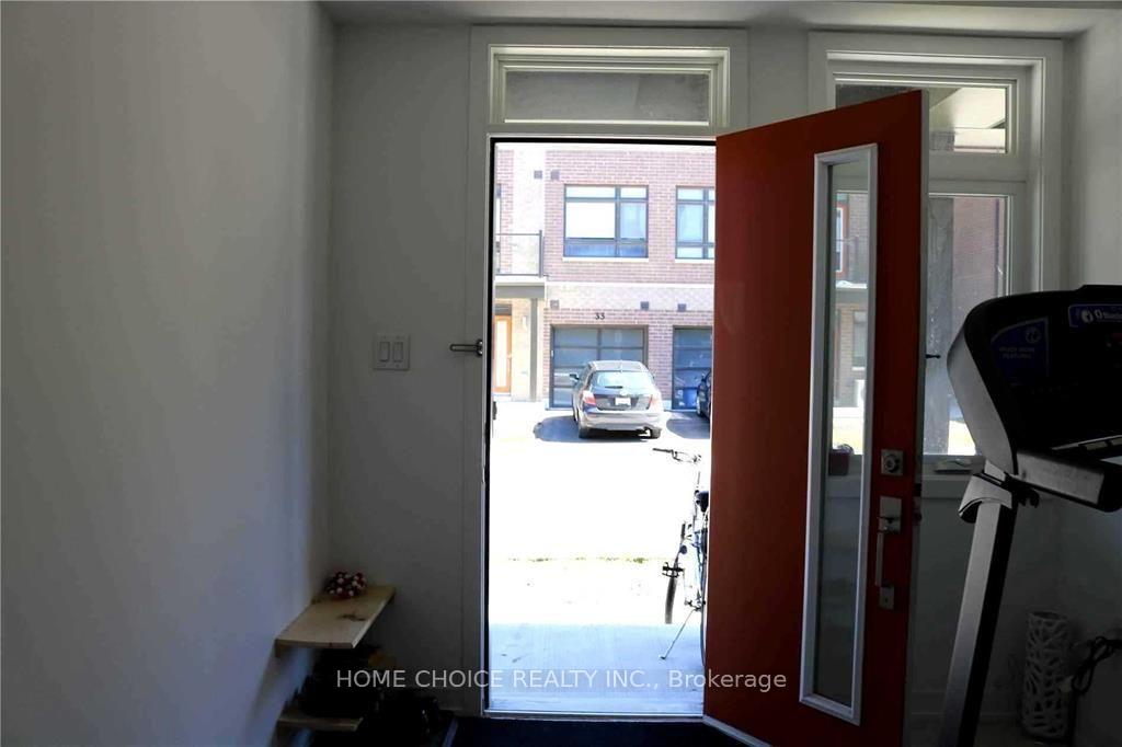 Photo 3 of 34 Engel Street E, Vaughan, Vaughan Grove — HOMEH