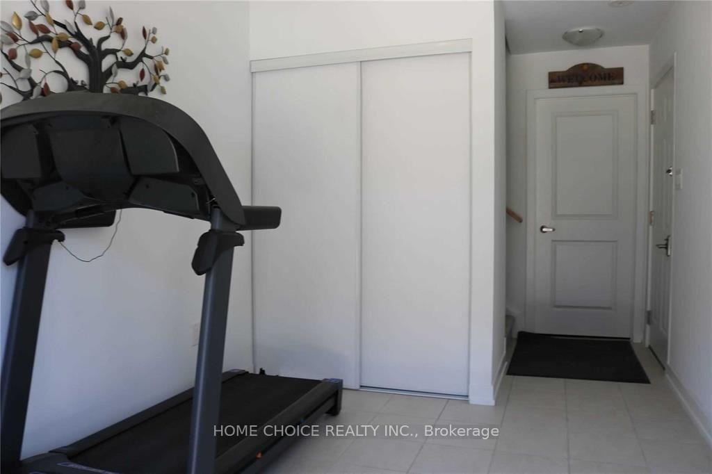 Photo 5 of 34 Engel Street E, Vaughan, Vaughan Grove — HOMEH