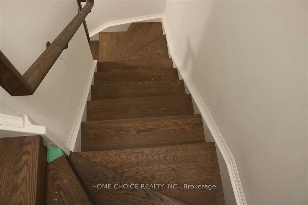 Photo 8 of 34 Engel Street E, Vaughan, Vaughan Grove — HOMEH