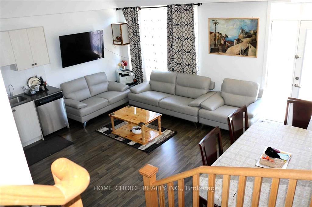 Photo 10 of 34 Engel Street E, Vaughan, Vaughan Grove — HOMEH