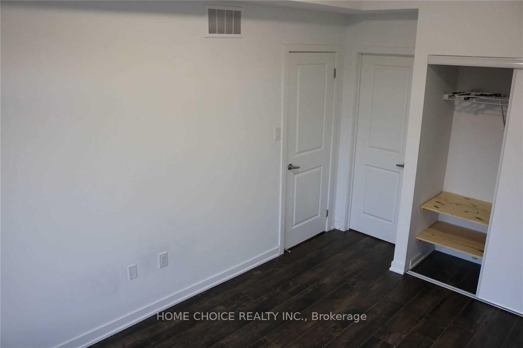 Photo 13 of 34 Engel Street E, Vaughan, Vaughan Grove — HOMEH