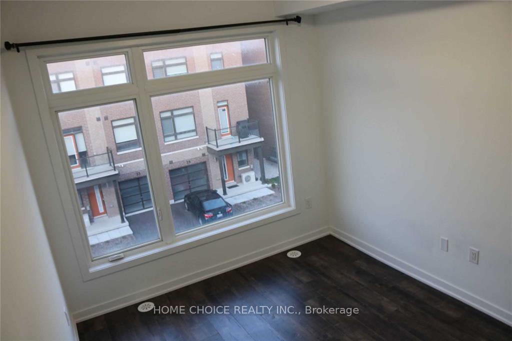 Photo 16 of 34 Engel Street E, Vaughan, Vaughan Grove — HOMEH