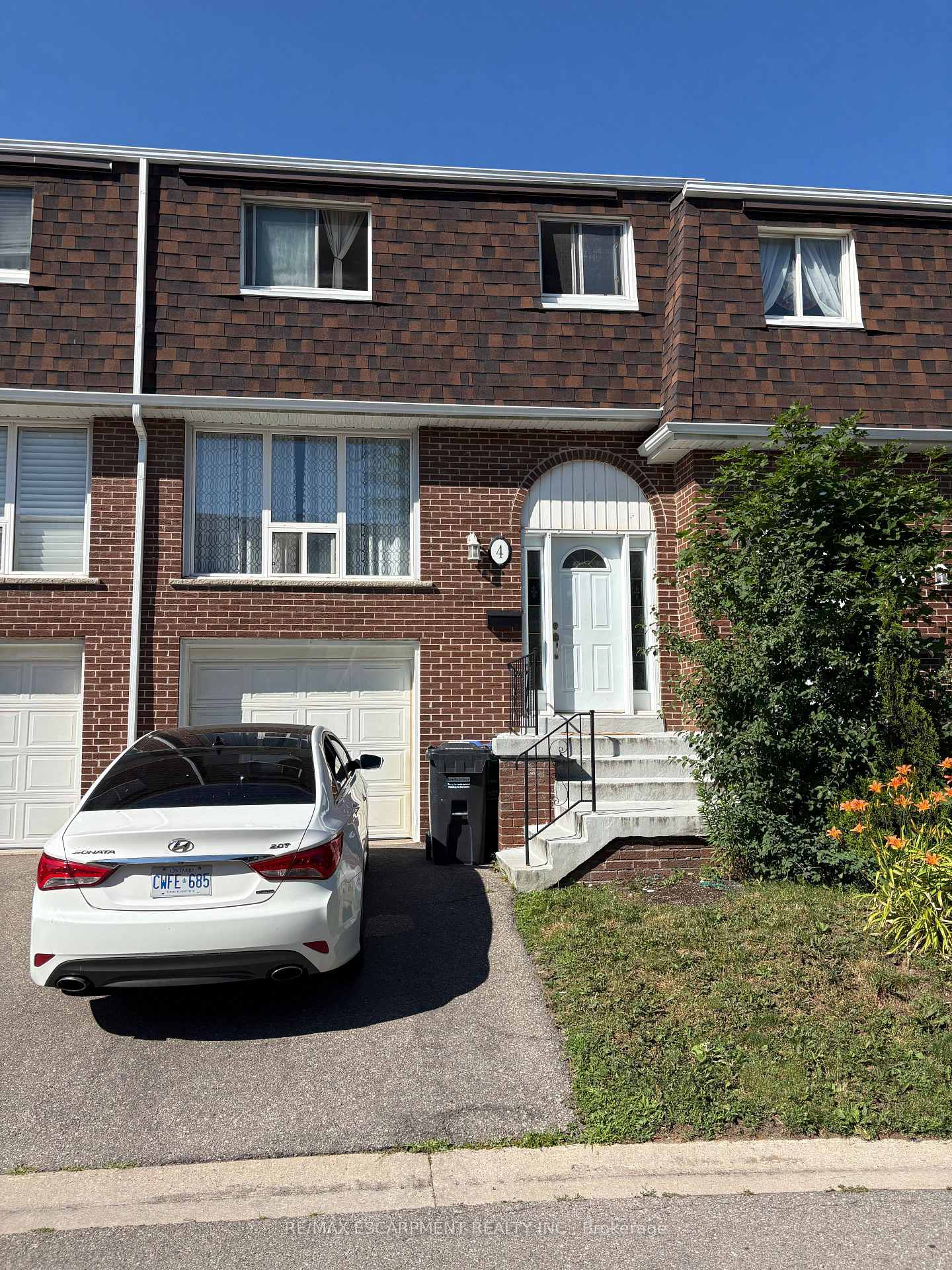 Photo 2 of Unit 4, 2380 Bromsgrove Road, Mississauga, Clarkson — HOMEH