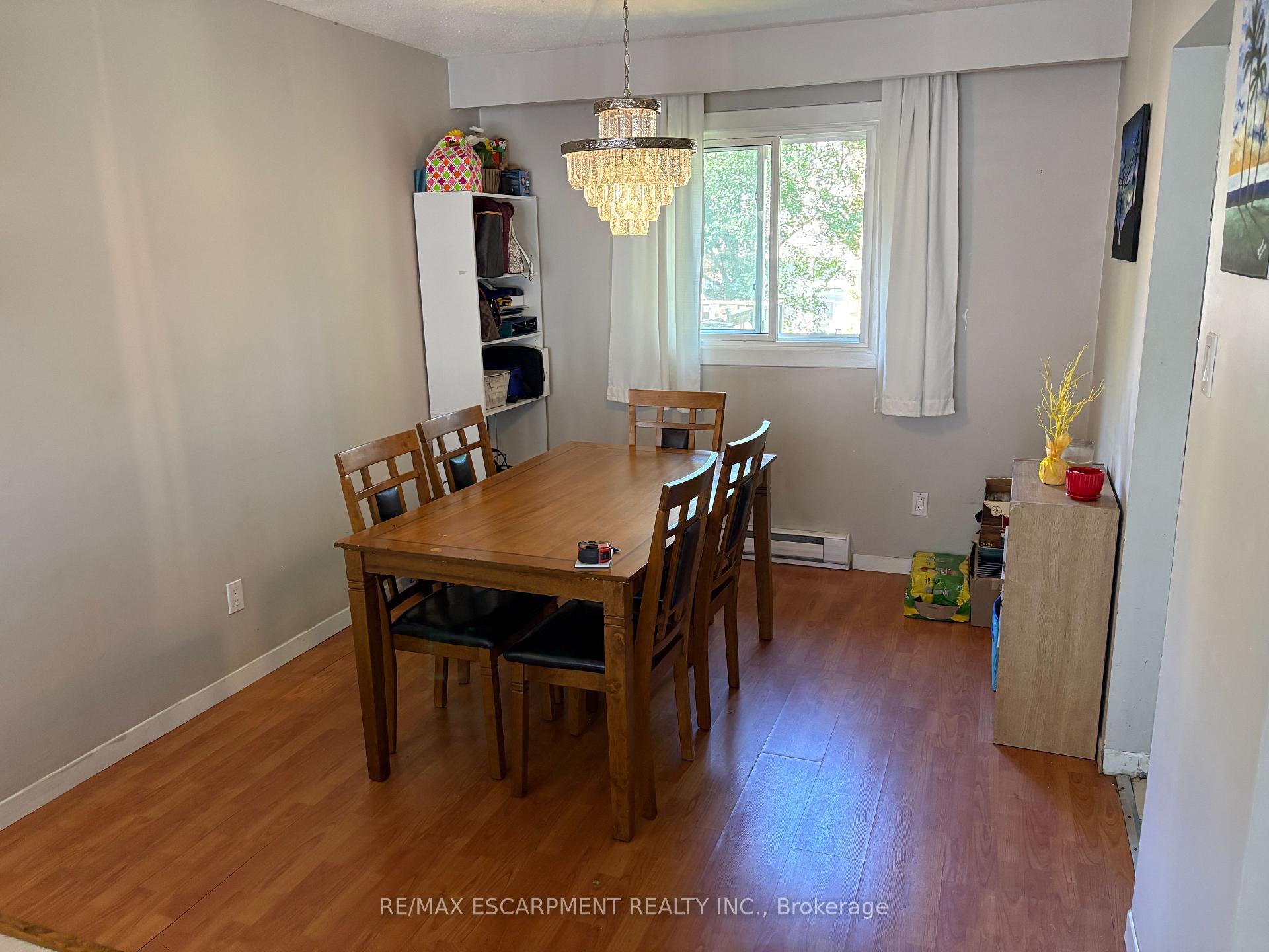 Photo 6 of Unit 4, 2380 Bromsgrove Road, Mississauga, Clarkson — HOMEH